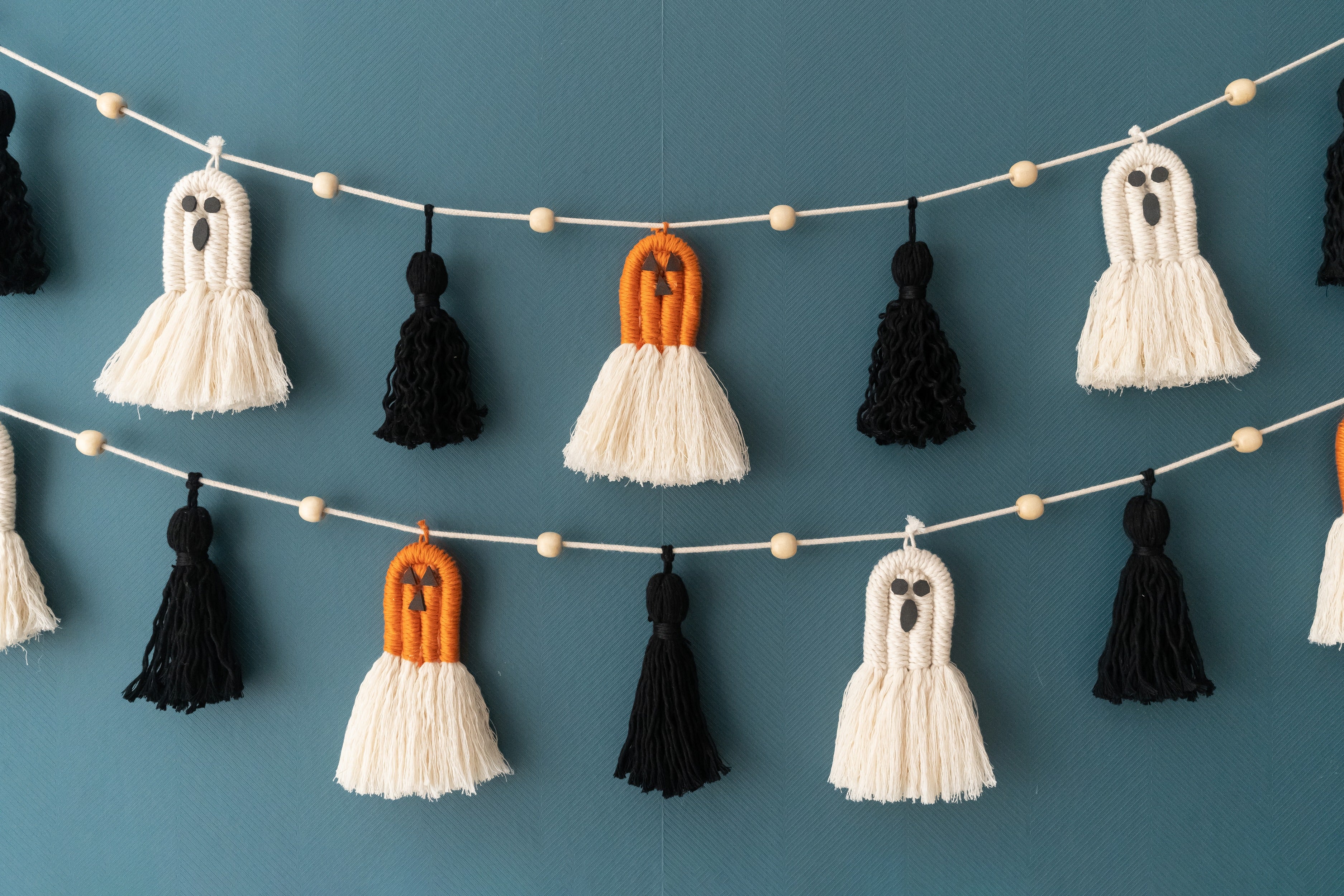 Halloween Ghost Garland Macrame Cord for Halloween Wall Decor U13