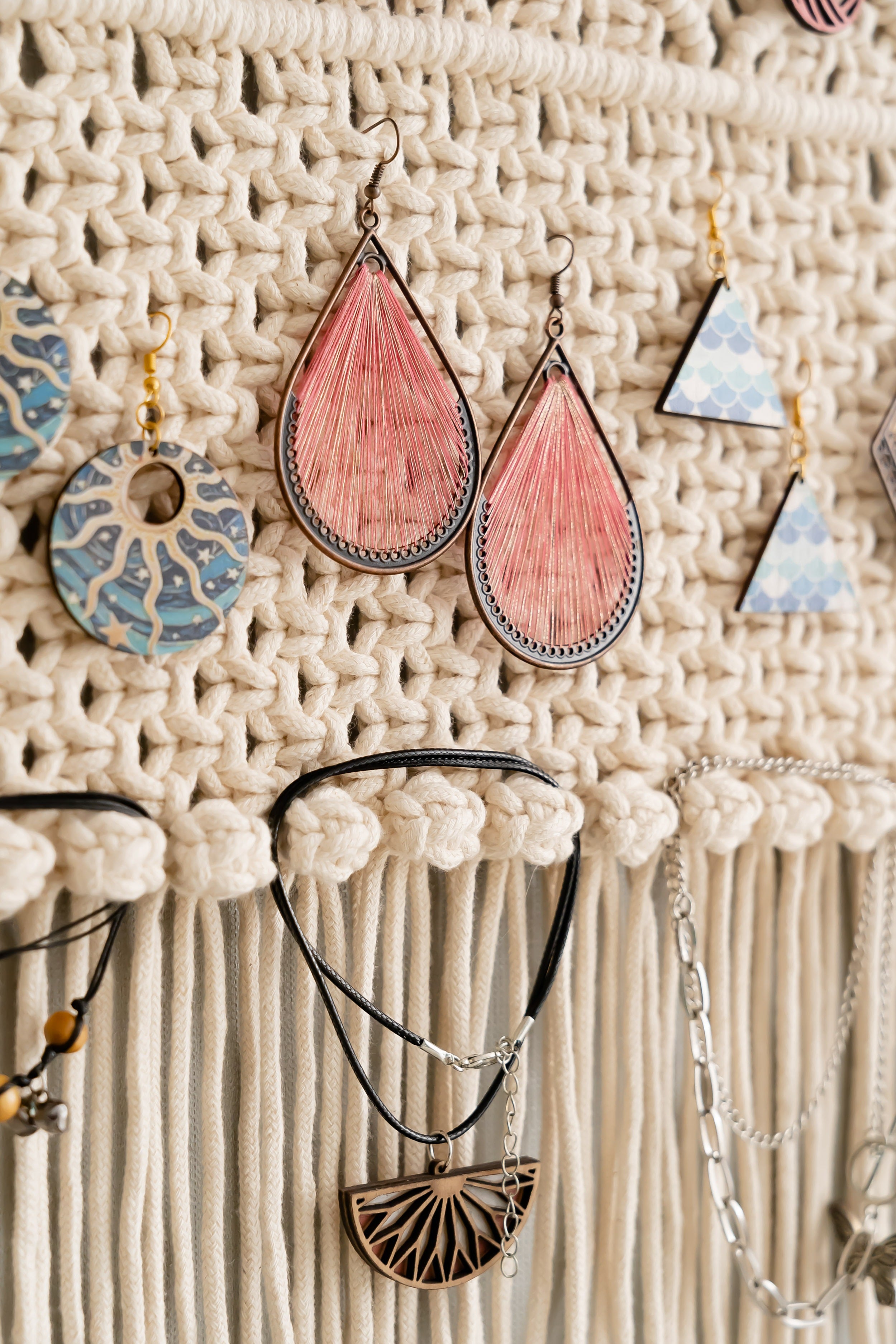 Boho Macrame Earring Holder – Handmade Jewelry Display Organizer I35