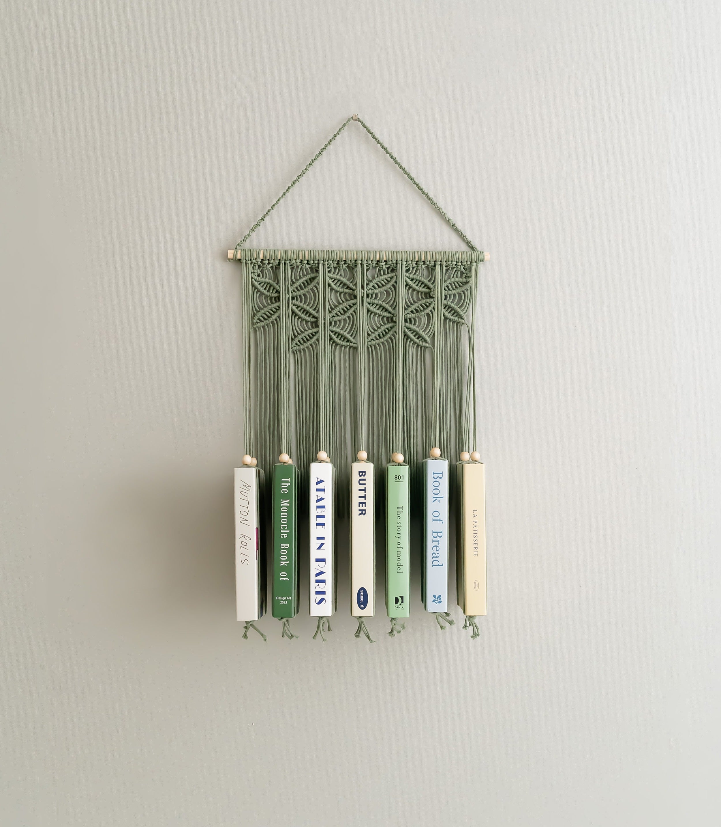 Macrame Book Holder – Boho Wall Hanging Bookshelf I40