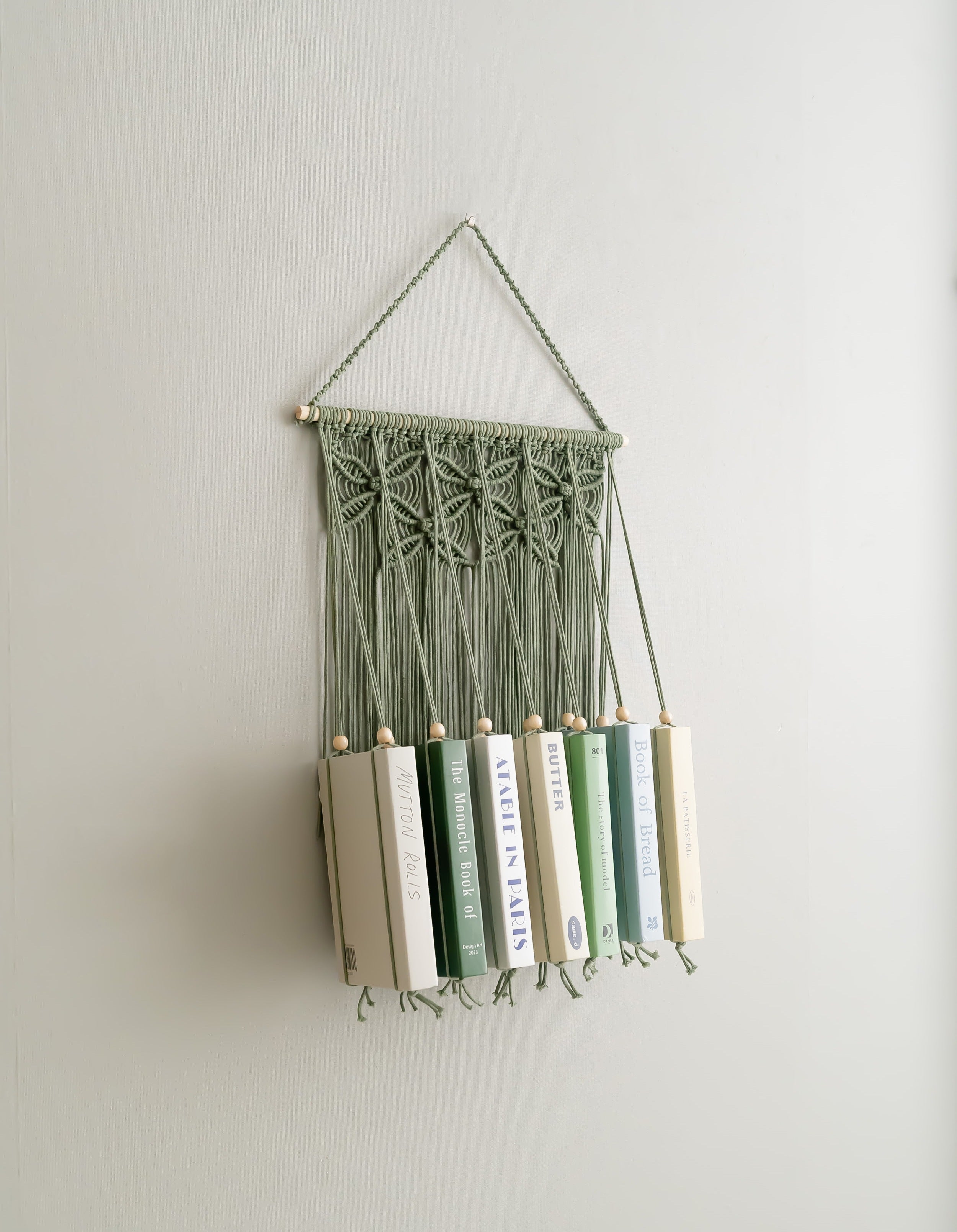 Macrame Book Holder – Boho Wall Hanging Bookshelf I40