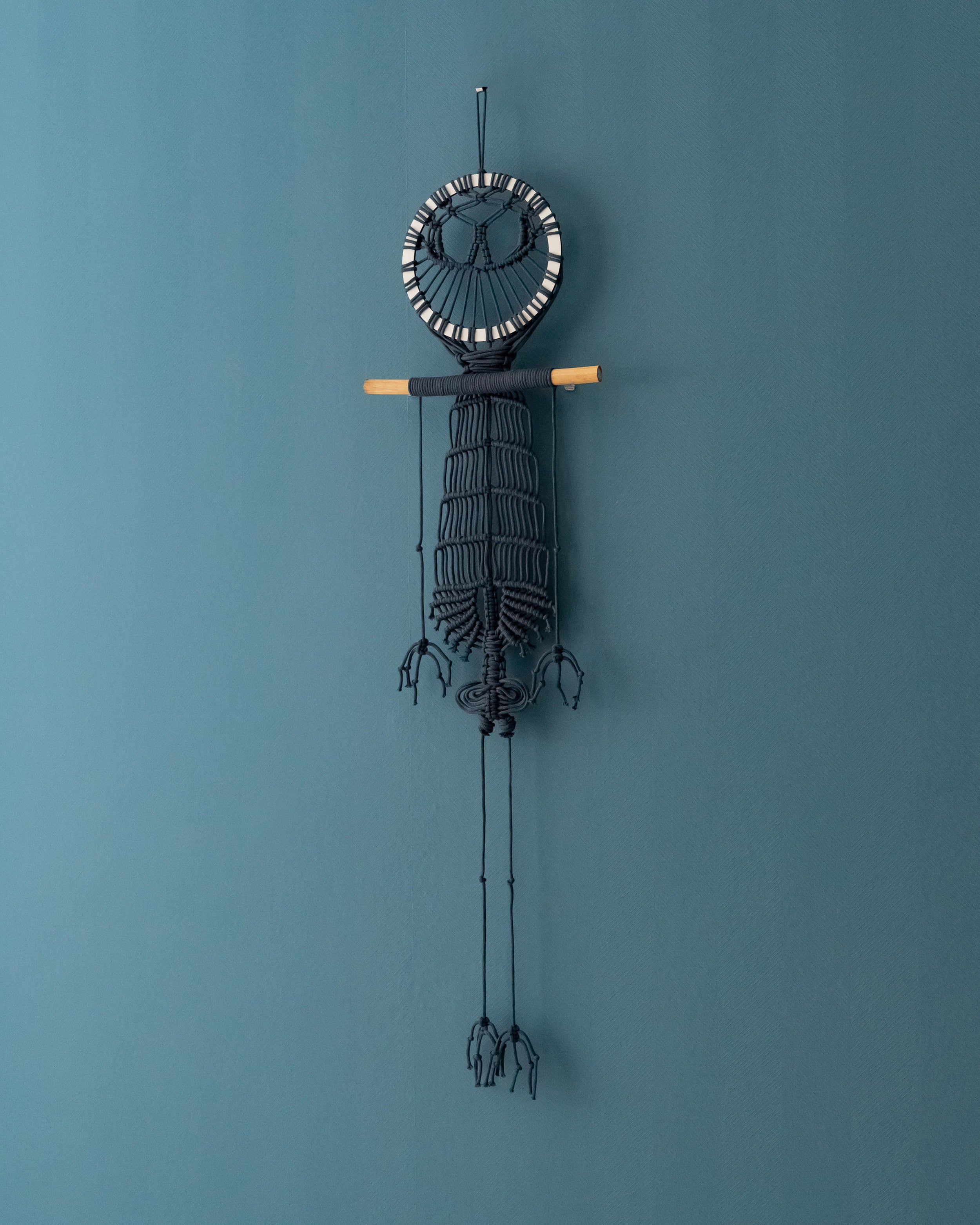 Macrame Skeleton Halloween Decor – Cotton Spooky Wall Hanging W94