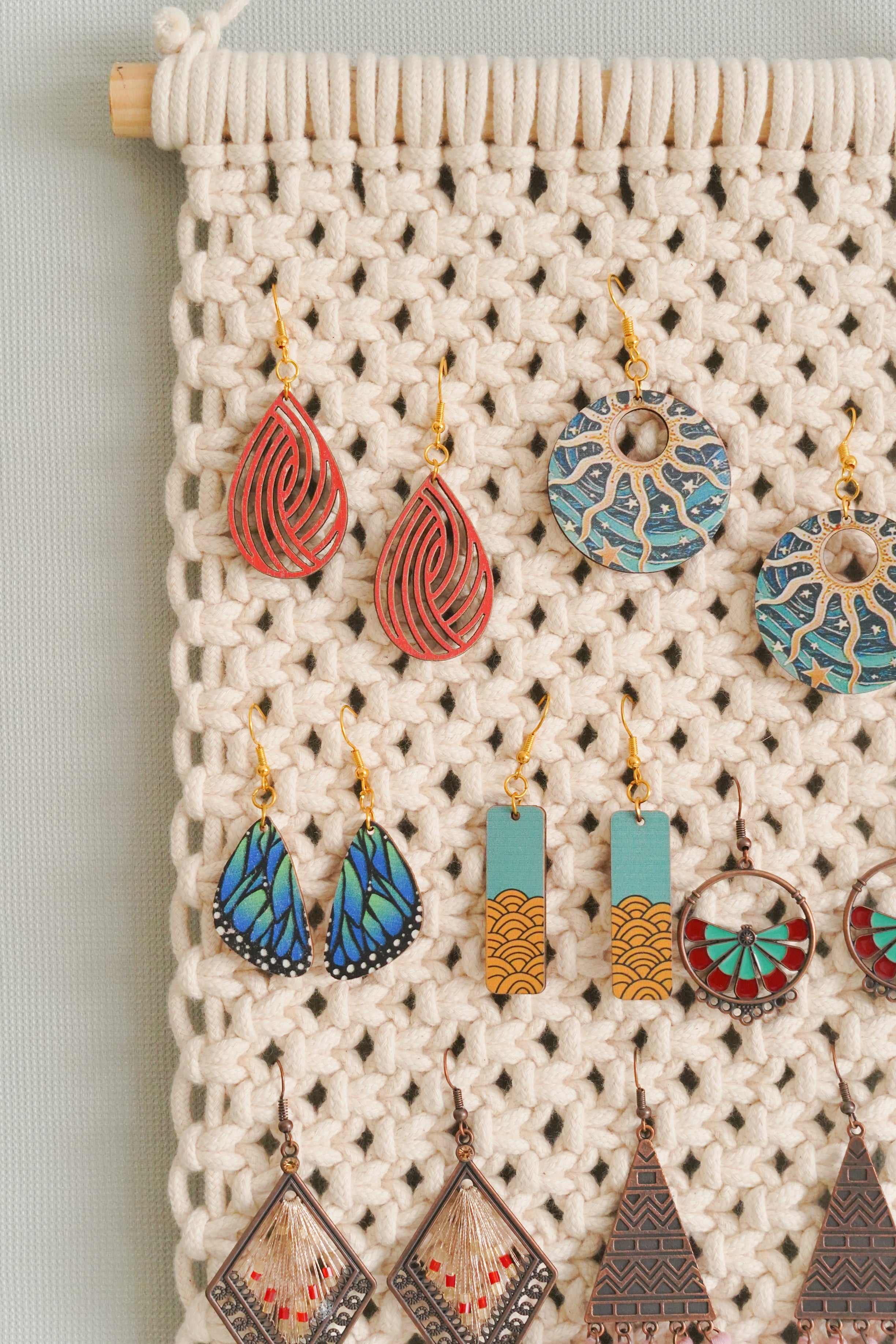 Macrame Earring Holder – Boho Jewelry Organizer Wall Hanging H83