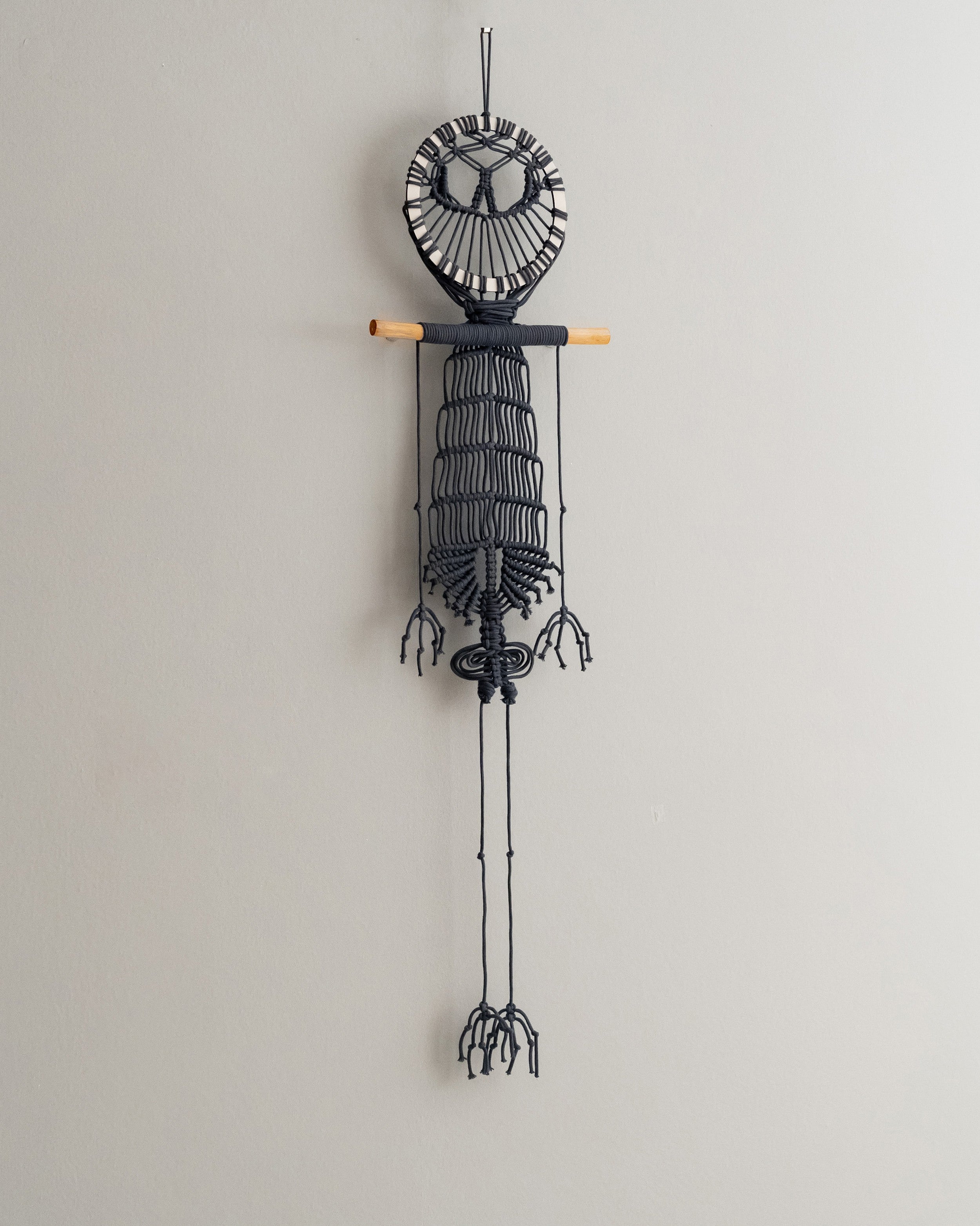 Macrame Skeleton Halloween Decor – Cotton Spooky Wall Hanging W94