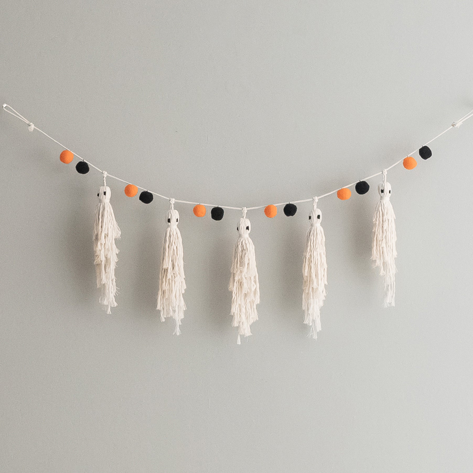 Macrame Ghost Garland macrame cord for Halloween wall decor V76