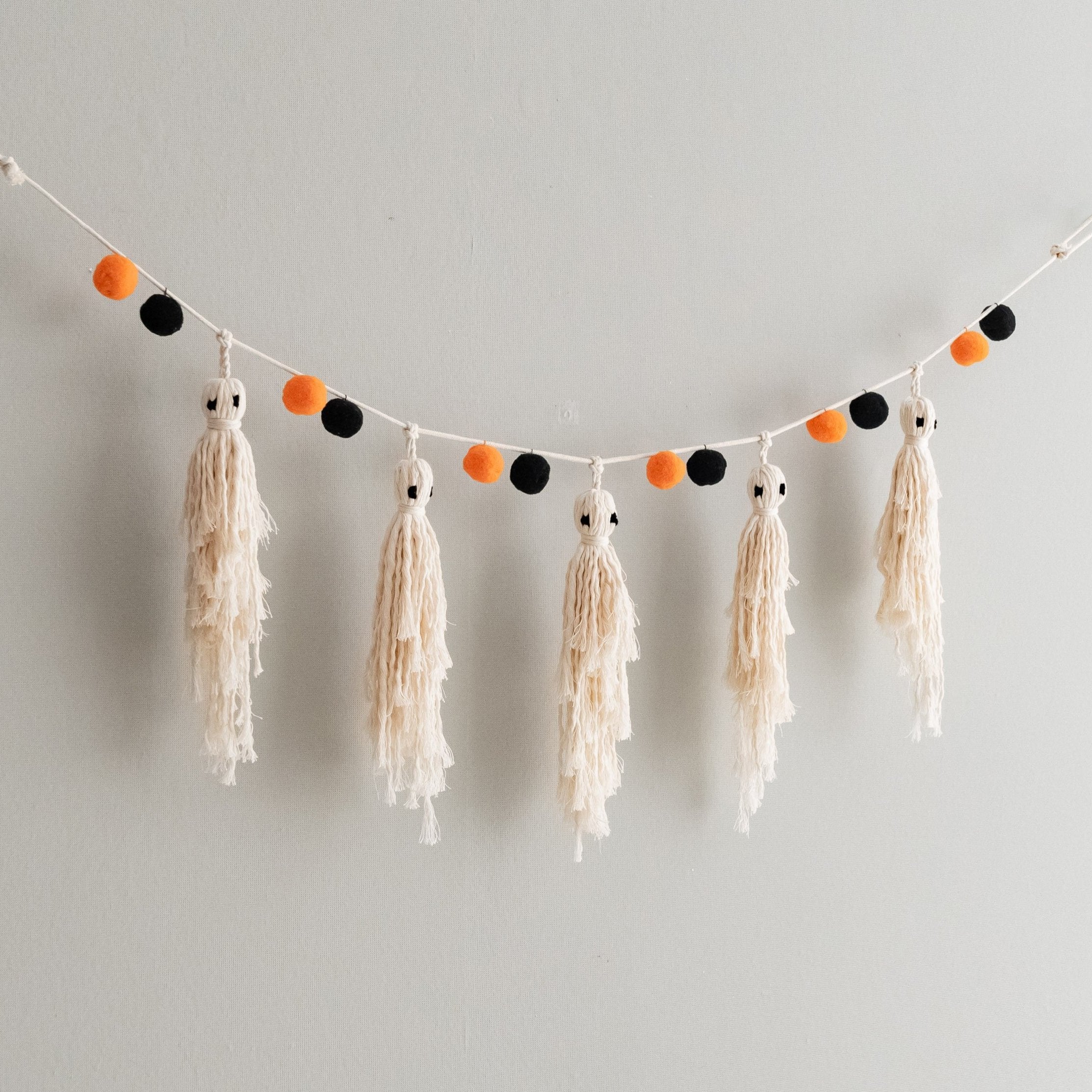 Macrame Ghost Garland – Cotton Halloween Wall Hanging Decor V76