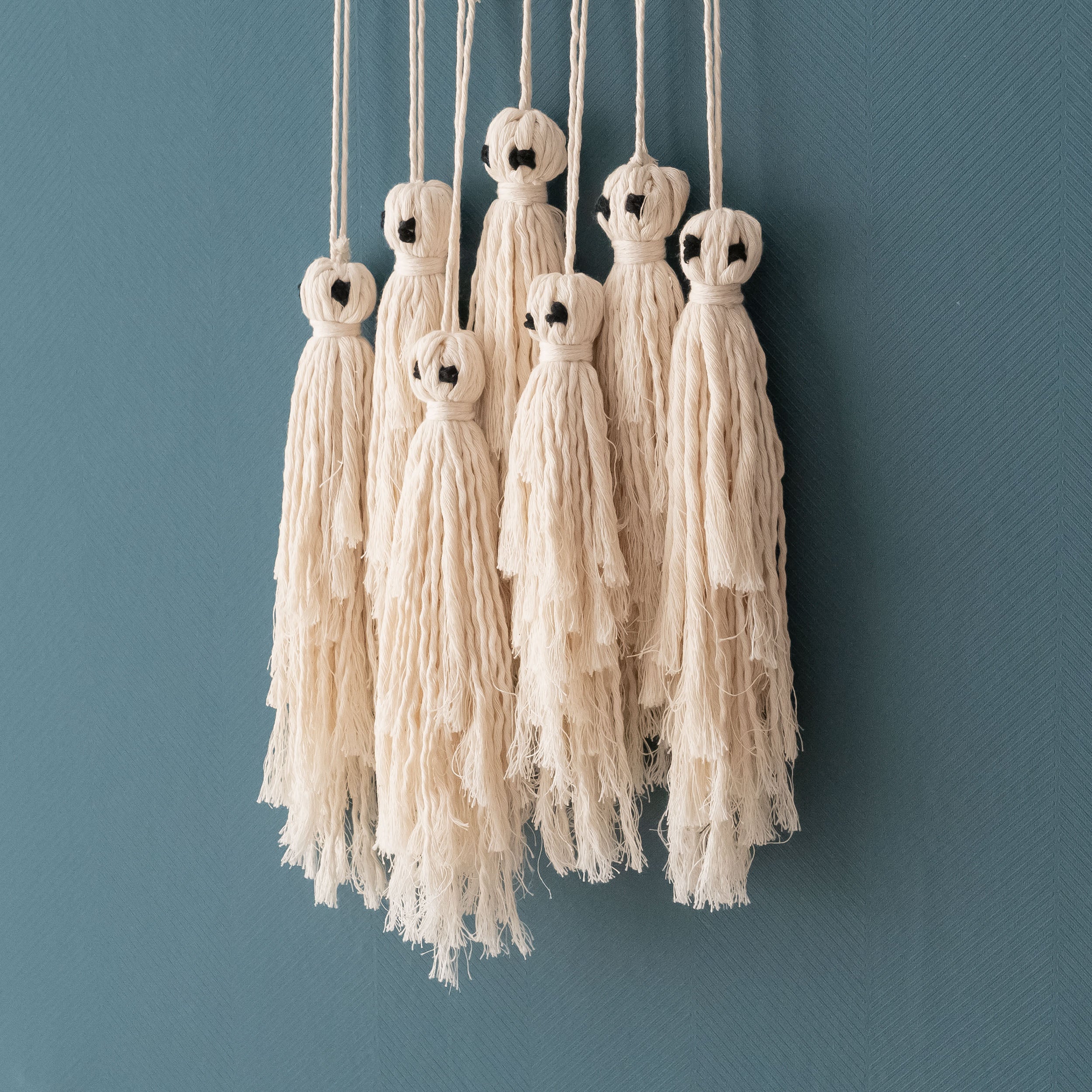Macrame Ghost Halloween Decor for Halloween Wall Decor and Boho Style V82