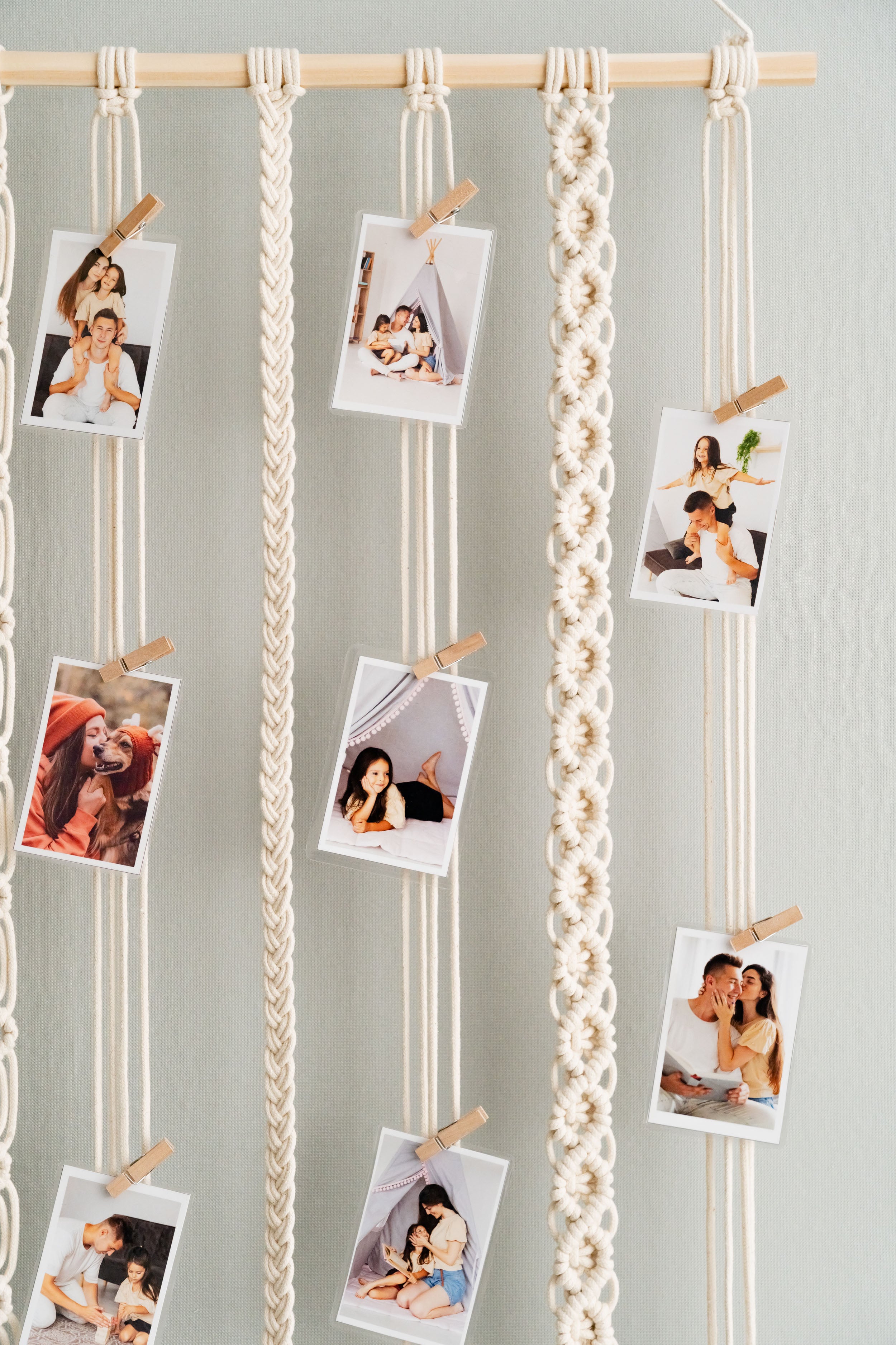 Macrame Photo Display with Leaves – Boho Polaroid Wall Hanger I44
