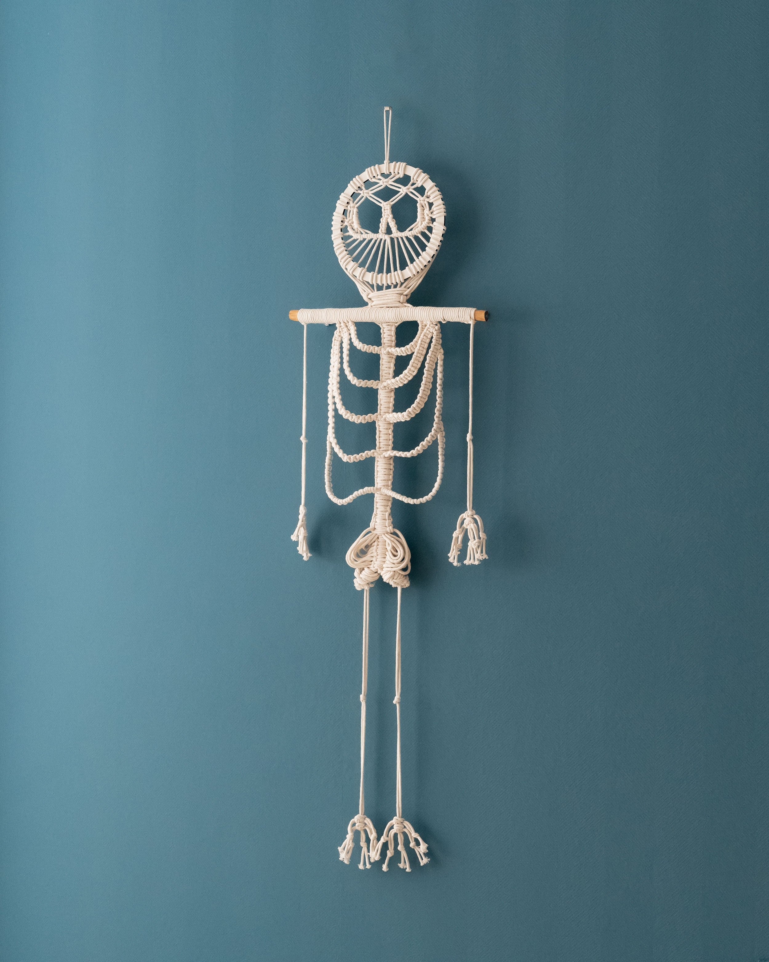 Spooky Halloween Wall Decor – Macrame Skeleton Hanging V79