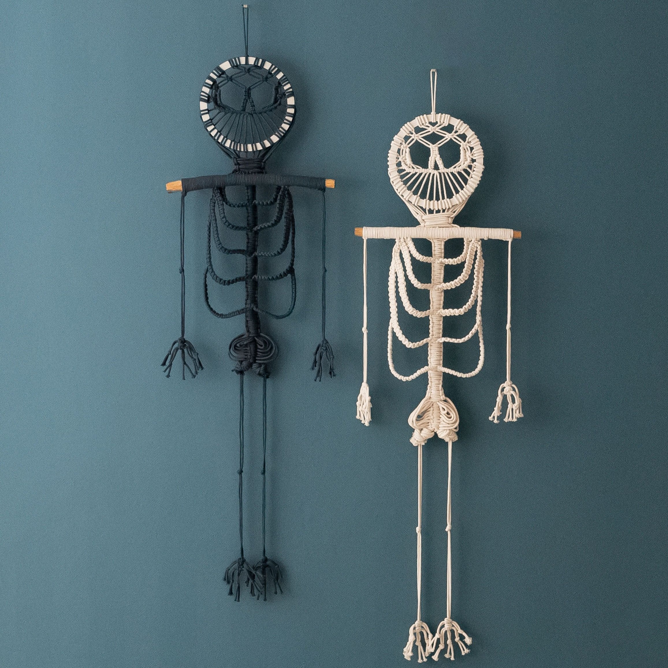Spooky Halloween Wall Decor – Macrame Skeleton Hanging V79