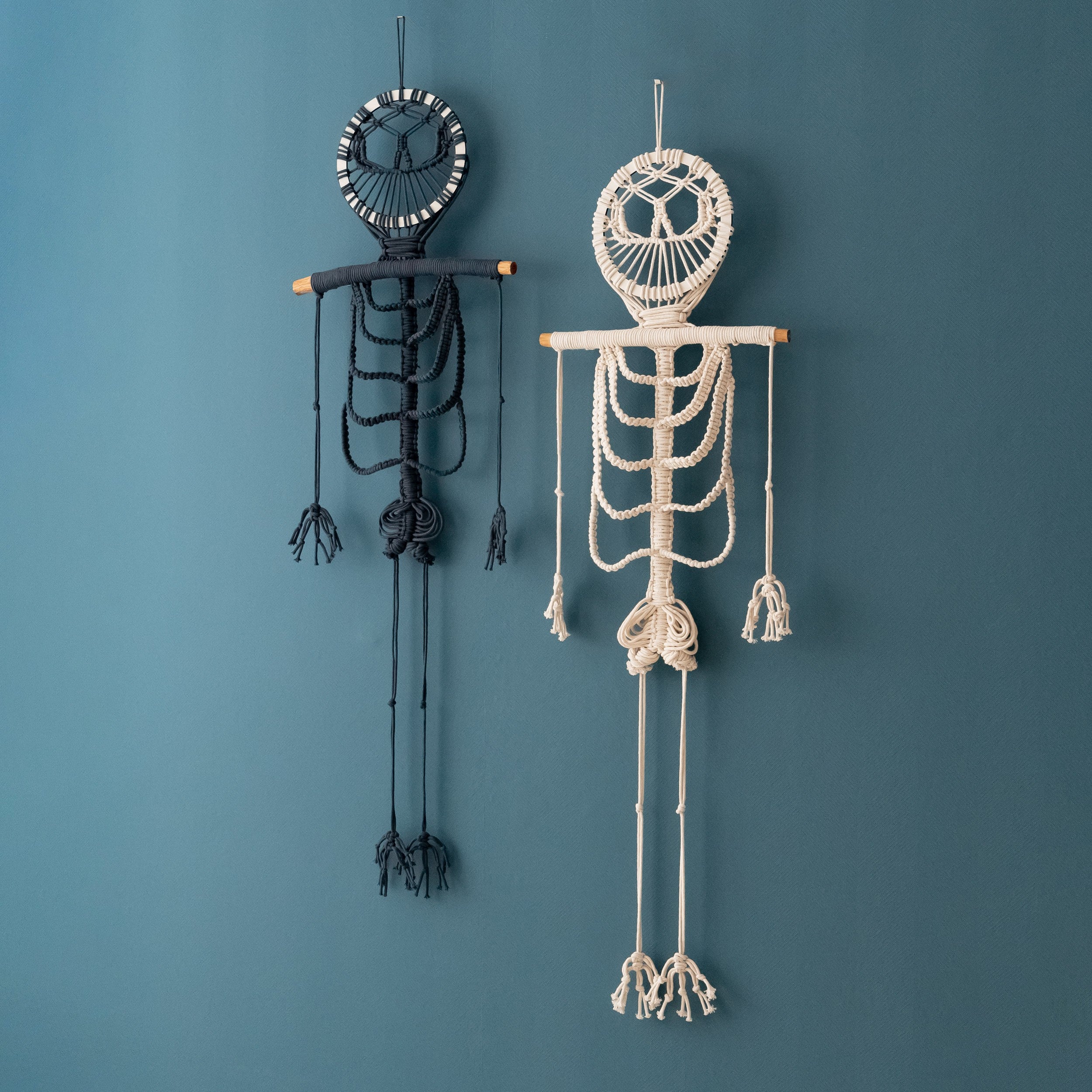 Spooky Halloween Wall Decor – Macrame Skeleton Hanging V79