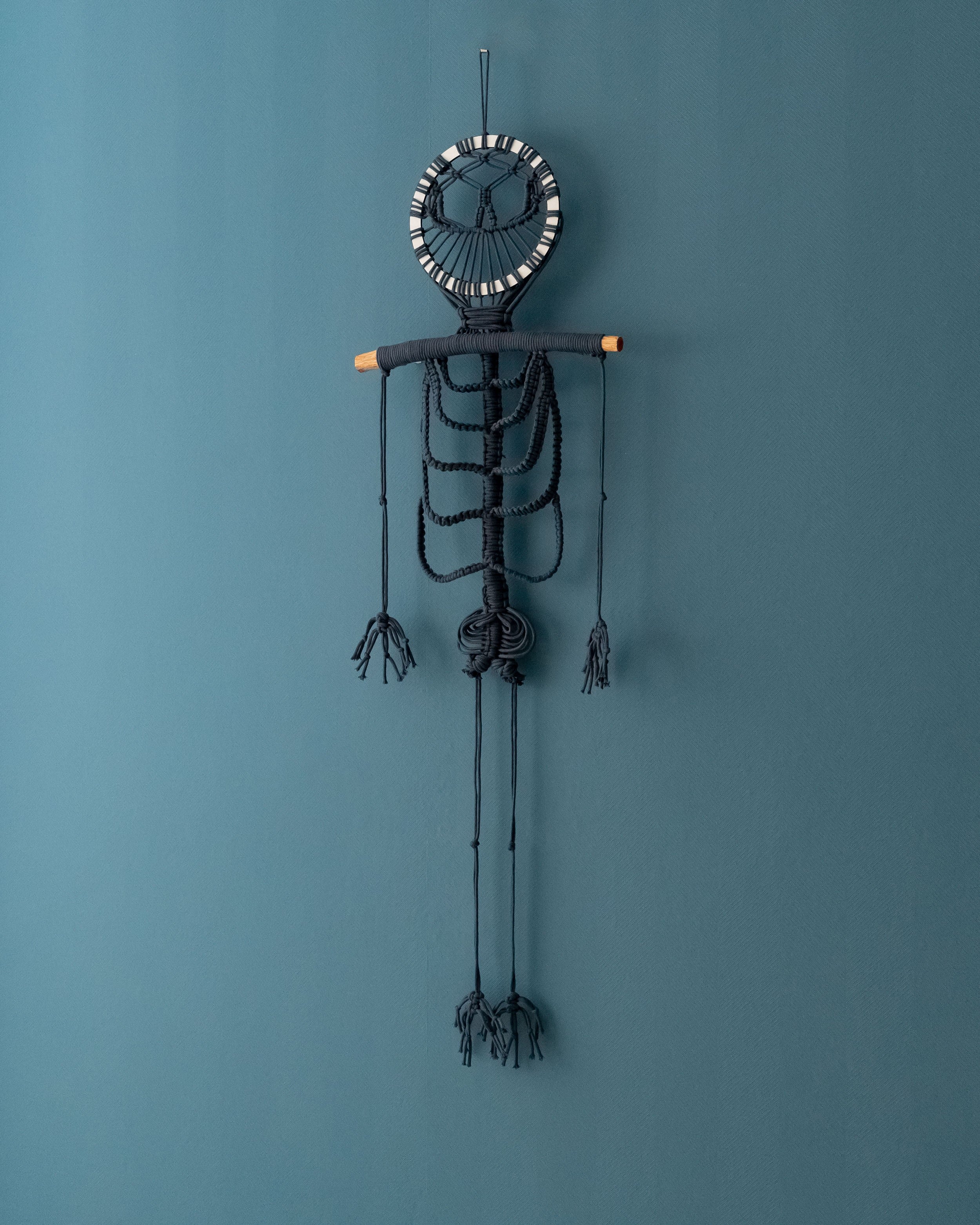 Spooky Halloween Wall Decor – Macrame Skeleton Hanging V79