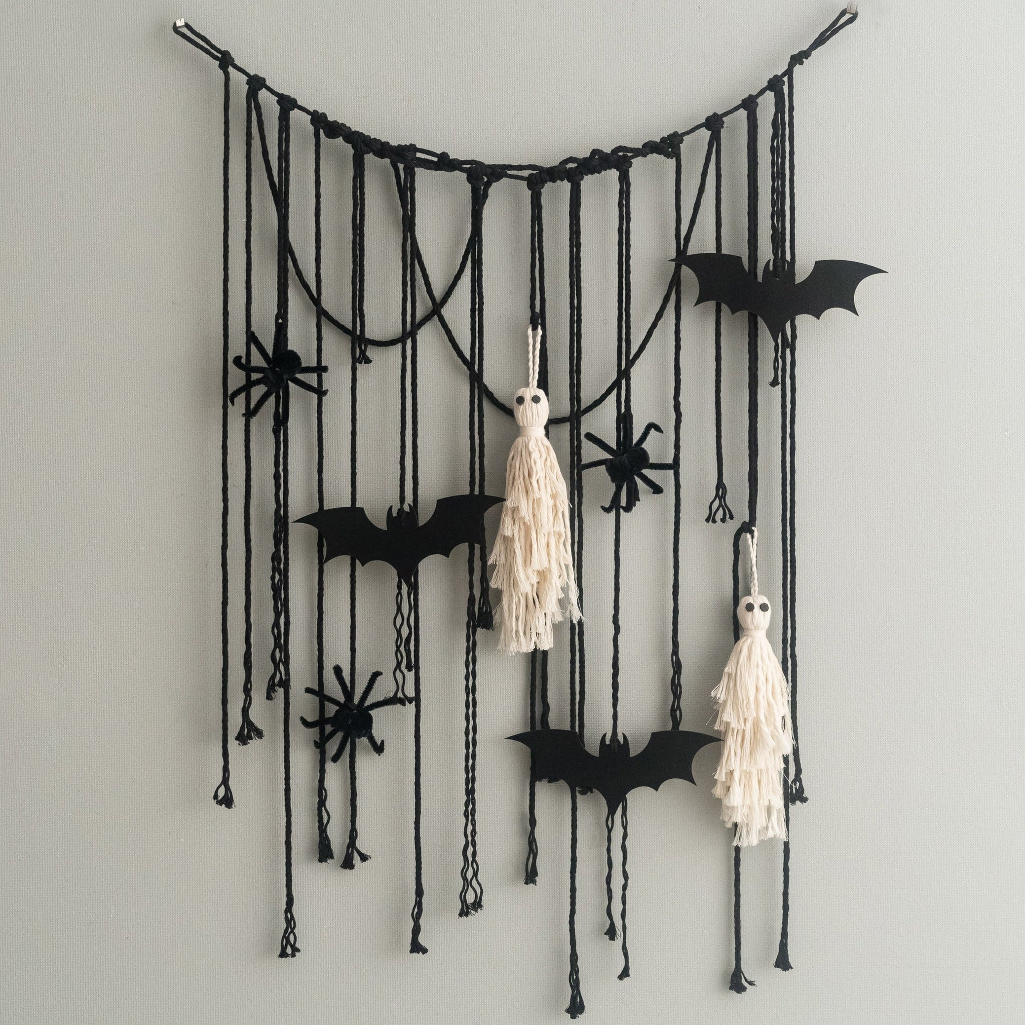 Halloween Macrame Ghost Wall Hanging for Boho Wall Decor U16