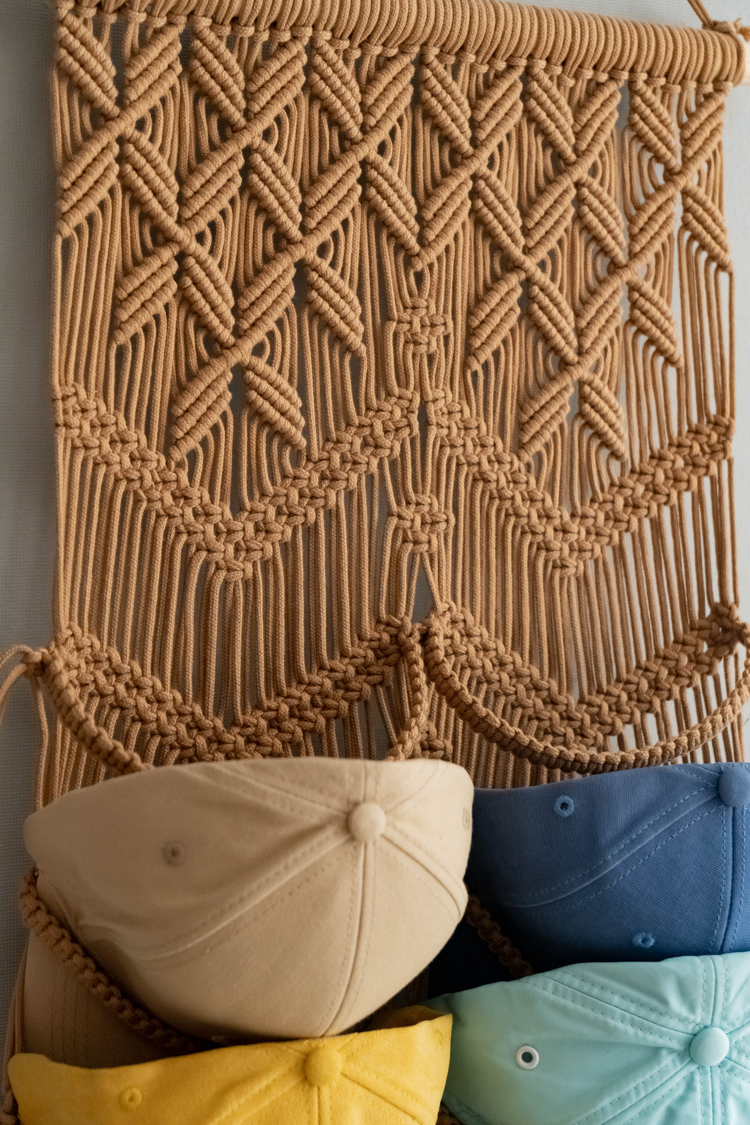 Macrame Baseball Cap Holder – Hat Organizer for Wall I23