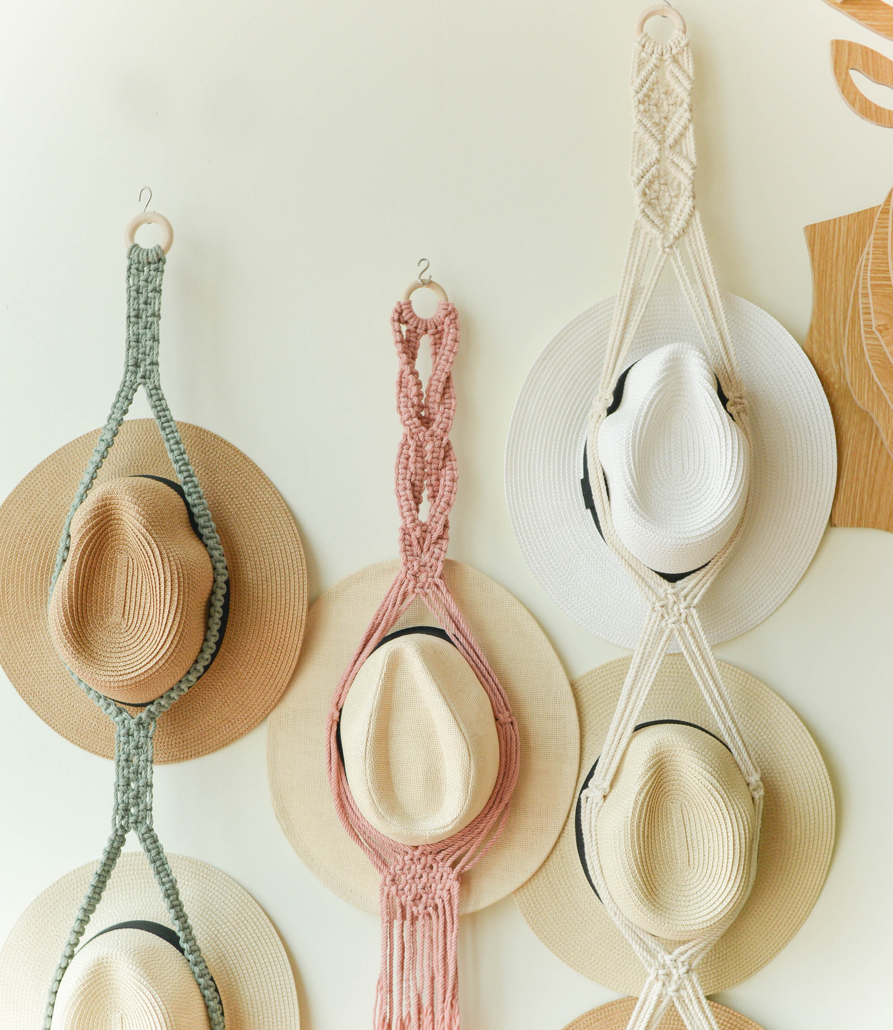 Macrame Hat Hanger – Boho Wall Organizer for Hats H01