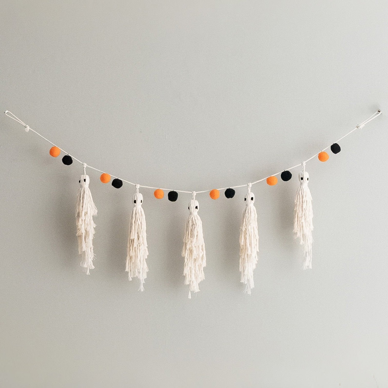 Macrame Ghost Garland – Cotton Halloween Wall Hanging Decor V76