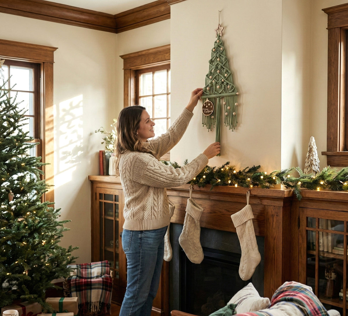 Creative Zero Floor Space Christmas Tree Ideas for Small Apartments