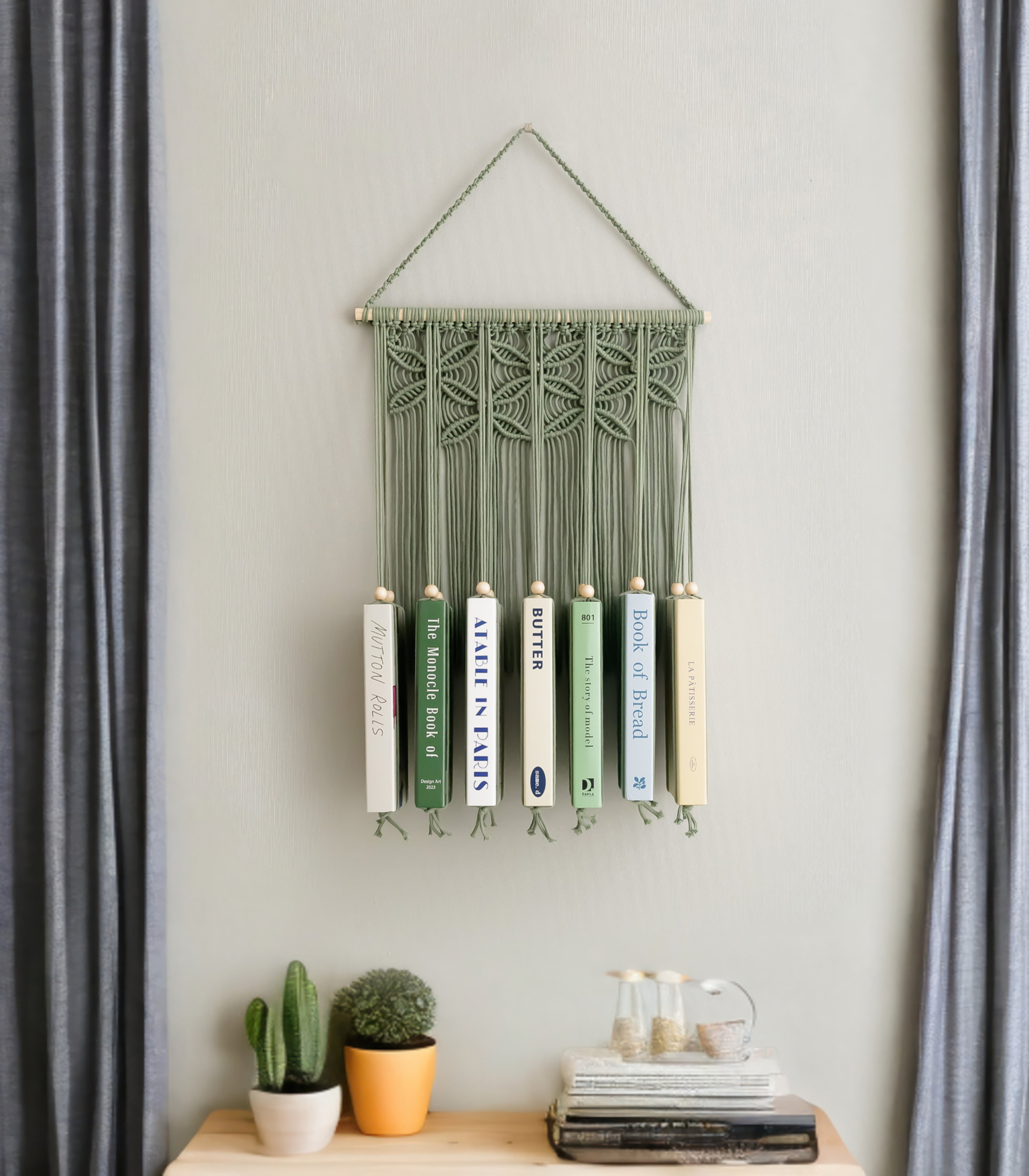 Macrame Book Holder – Boho Wall Hanging Bookshelf I40