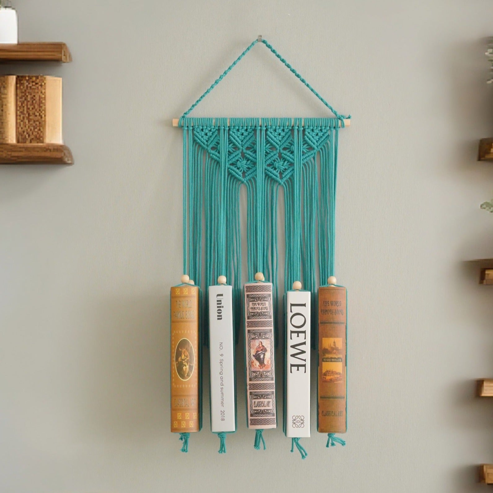 Estantería de macramé boho para guardar libros con estilo