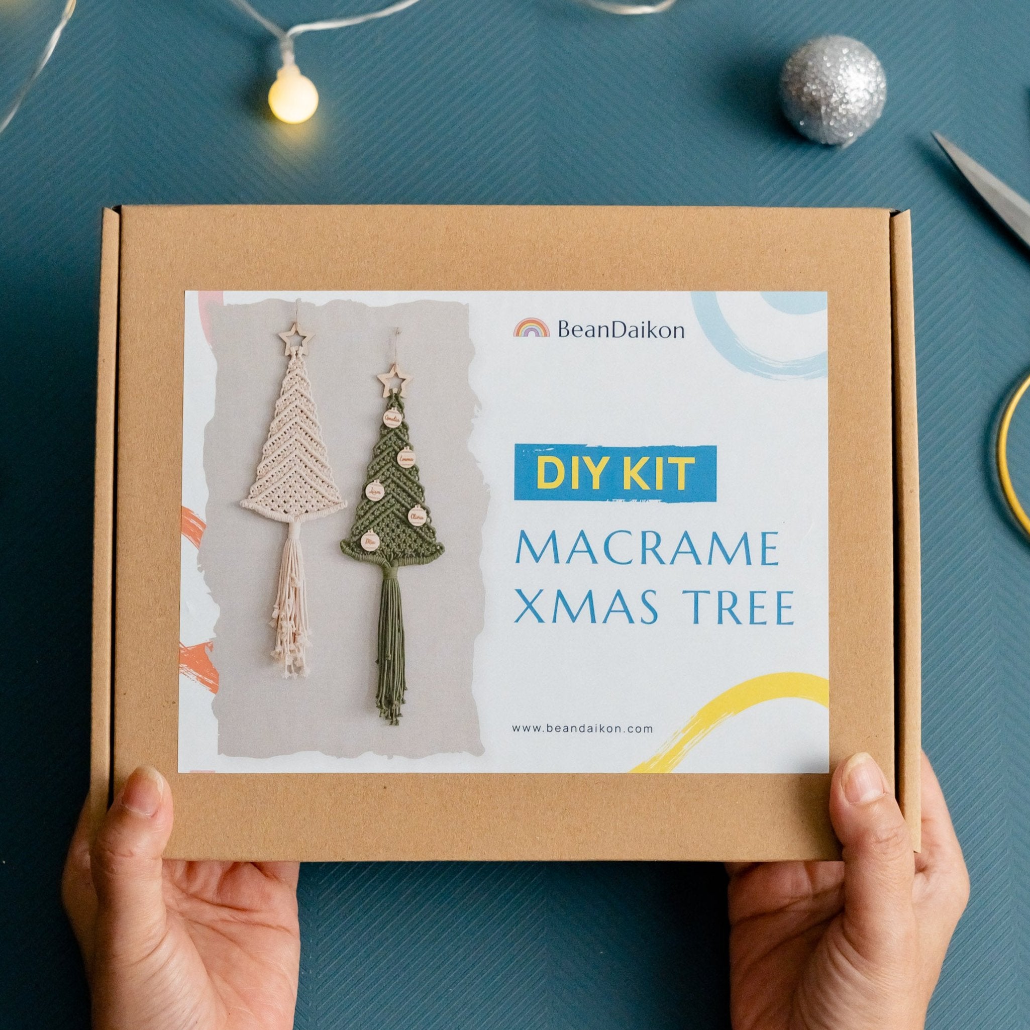 Kit de bricolaje para crear tu propio árbol de Navidad de macramé para decorar la pared de forma festiva