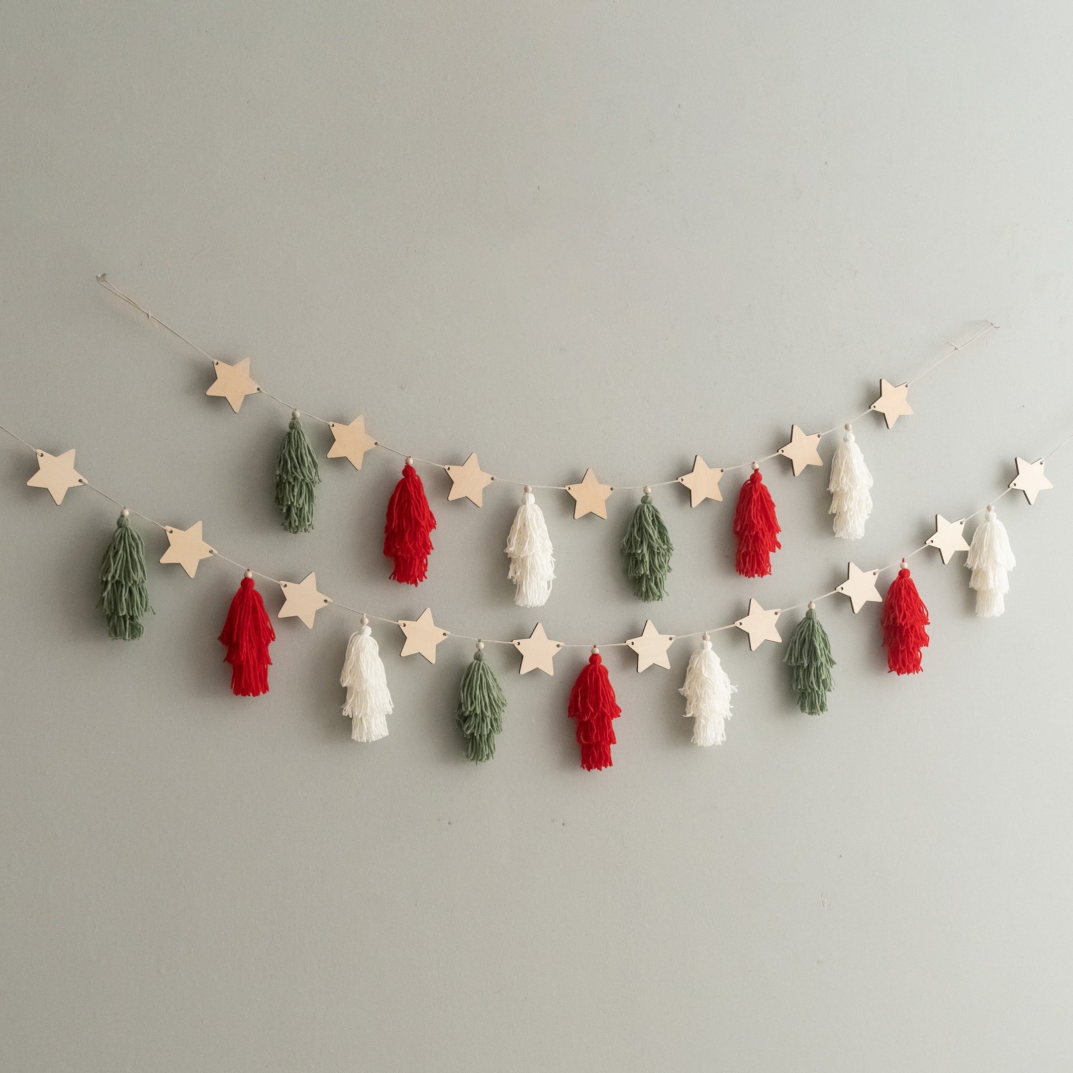 Macrame Christmas Garland with Wooden Stars for Wall Decor X68