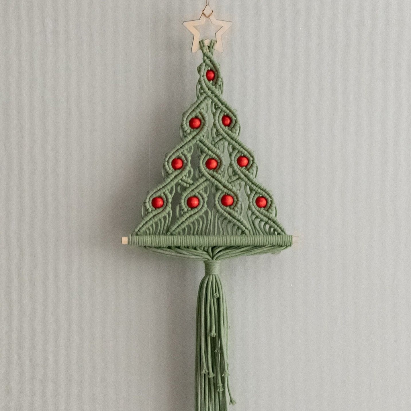 Árbol de Navidad de macramé para la decoración navideña de la pared de la sala de estar estilo boho 