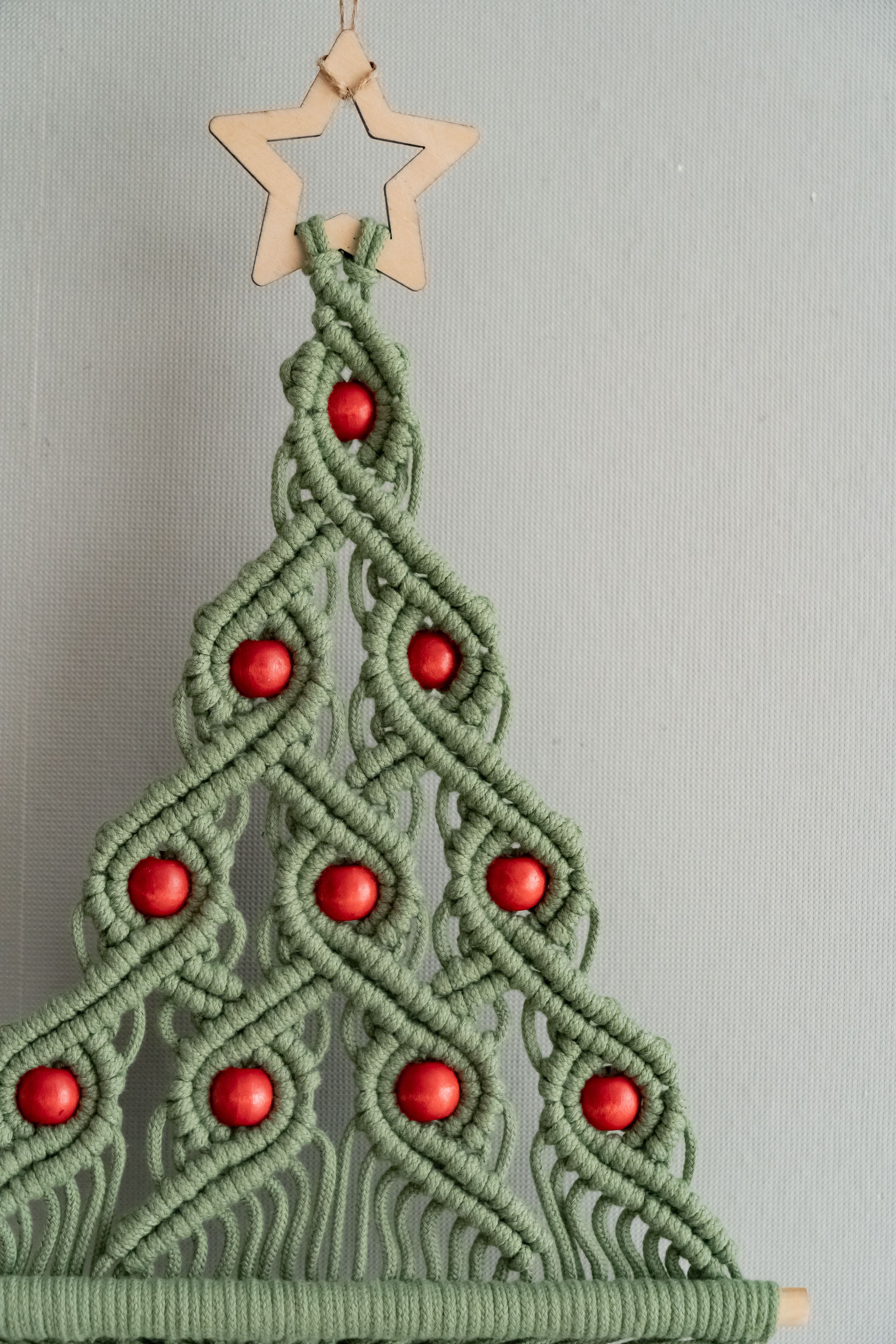 Árbol de Navidad de macramé para la decoración navideña de la pared de la sala de estar estilo boho 