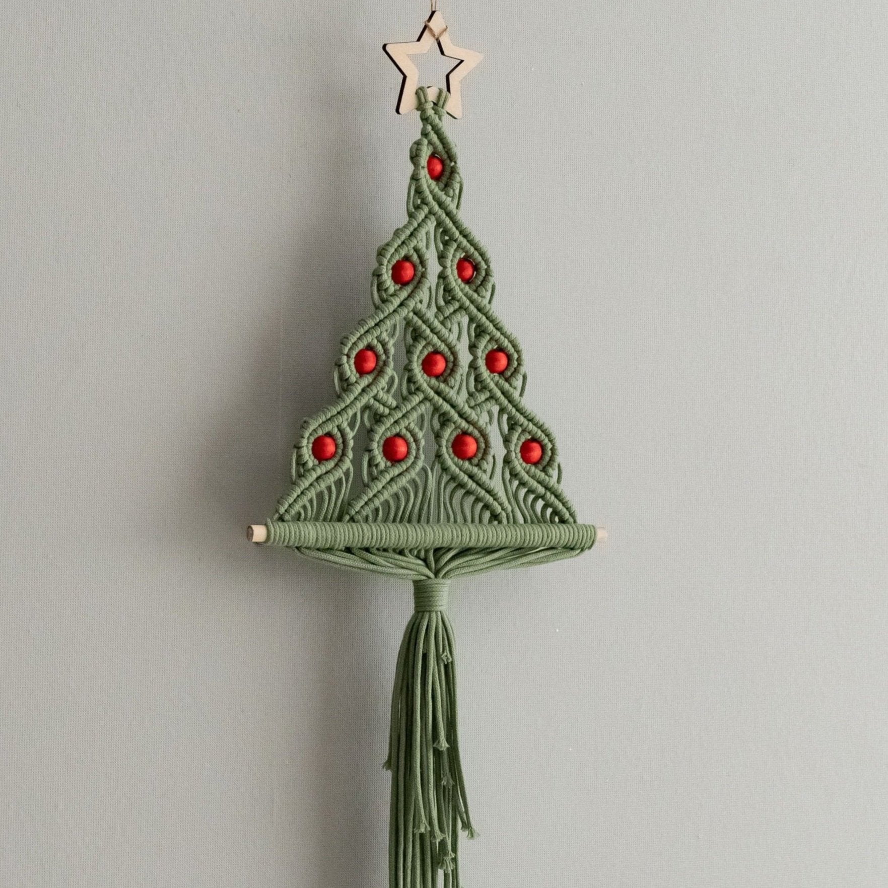 Árbol de Navidad de macramé para la decoración navideña de la pared de la sala de estar estilo boho 