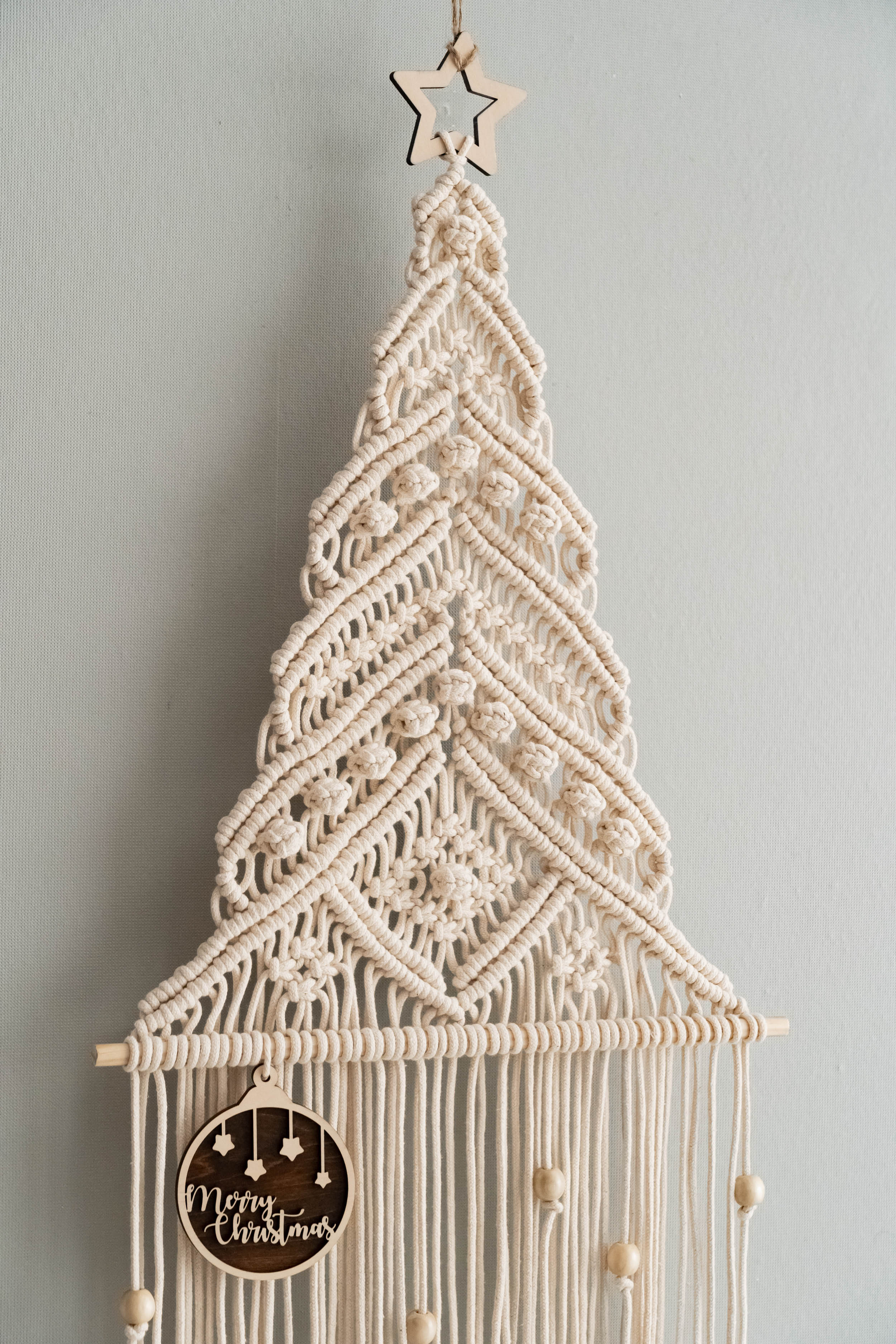 Makramee-Weihnachtsbaum für Boho-Weihnachtswanddekoration 