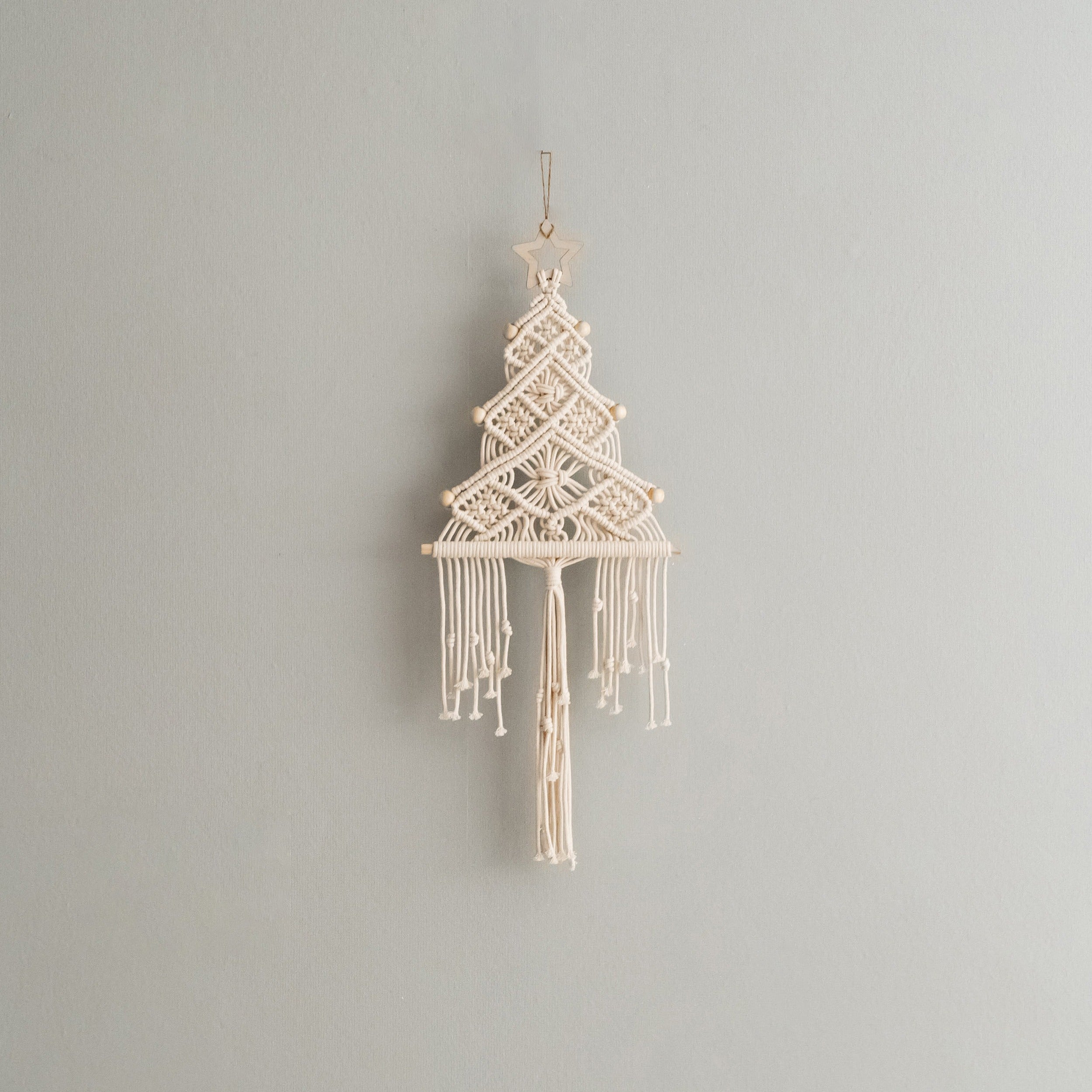 Árbol de Navidad de macramé para la decoración festiva del hogar 