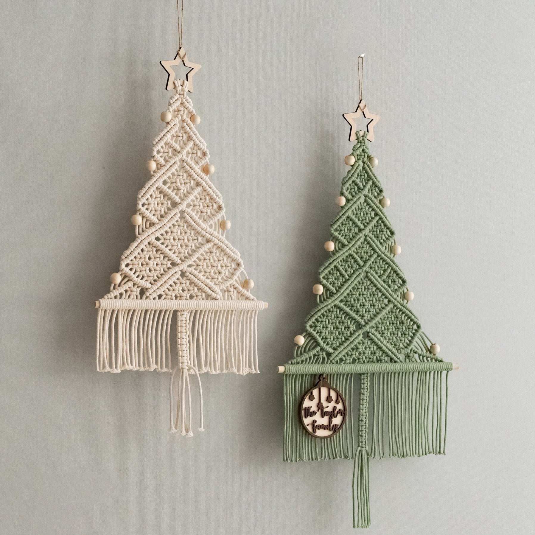 Árbol de Navidad de macramé para decorar la pared durante las fiestas 