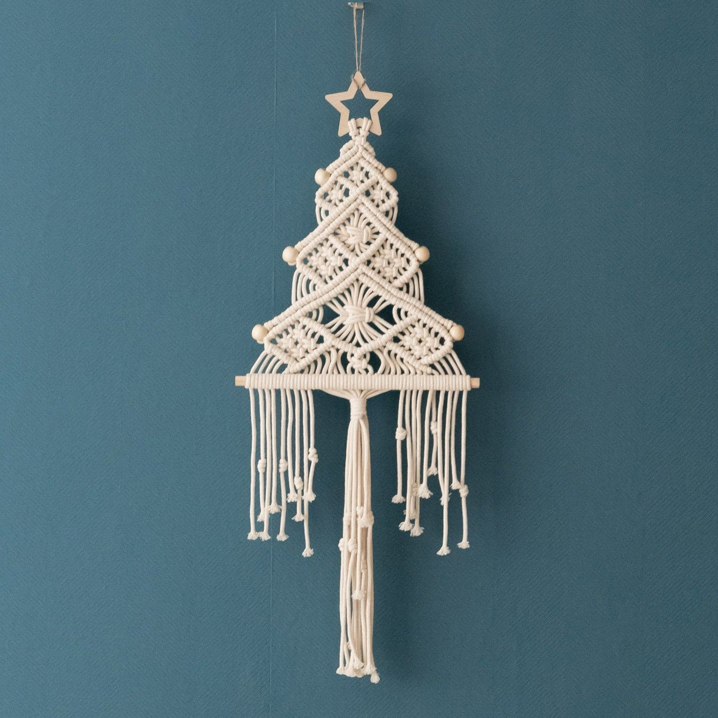 Árbol de Navidad de macramé para la decoración festiva del hogar 