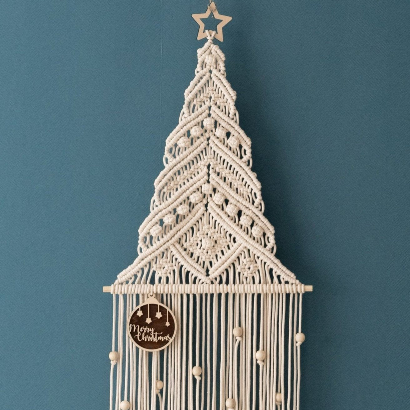 Makramee-Weihnachtsbaum für Boho-Weihnachtswanddekoration 