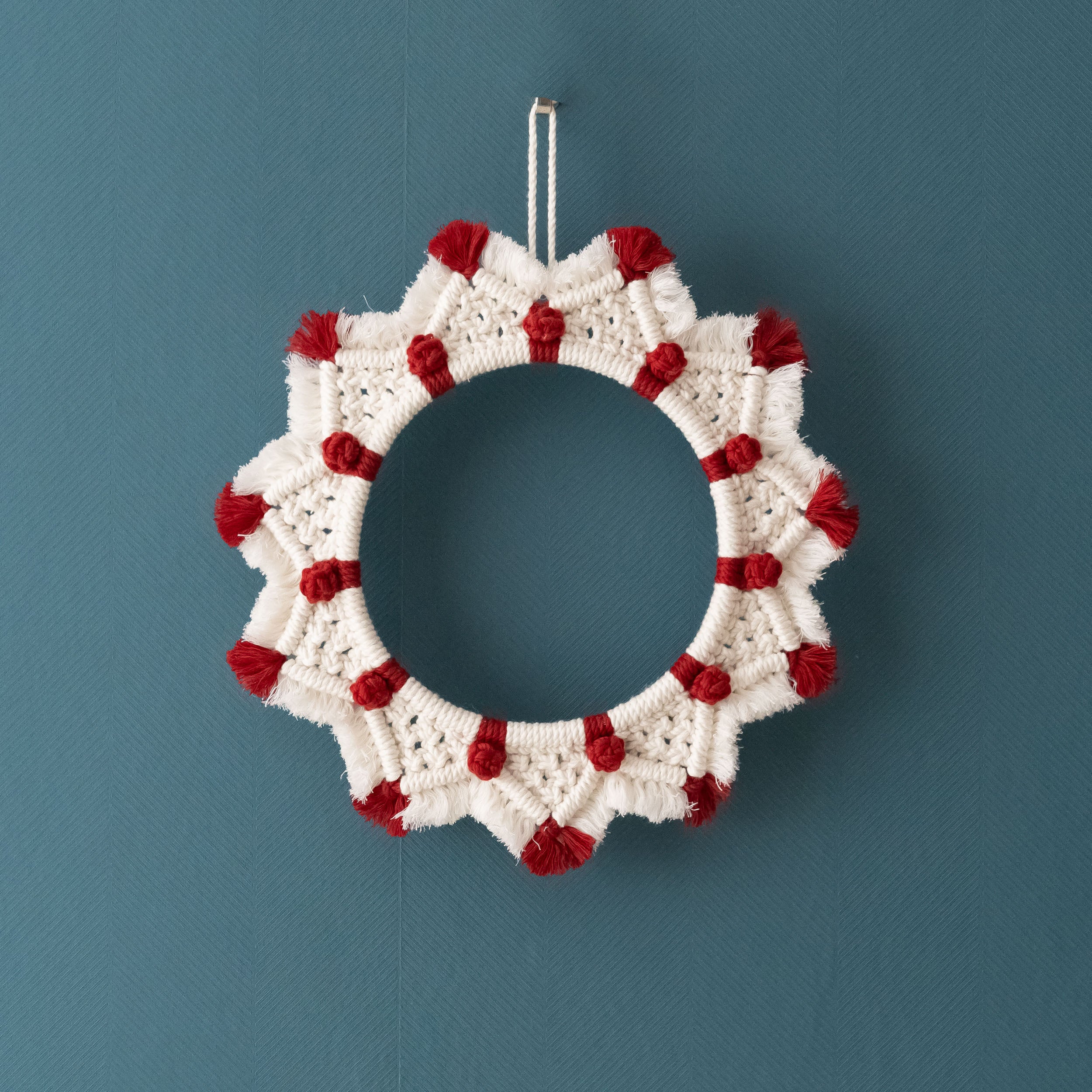 Kit de corona navideña de macramé para hacer tú mismo: una elegante decoración de pared para las fiestas 