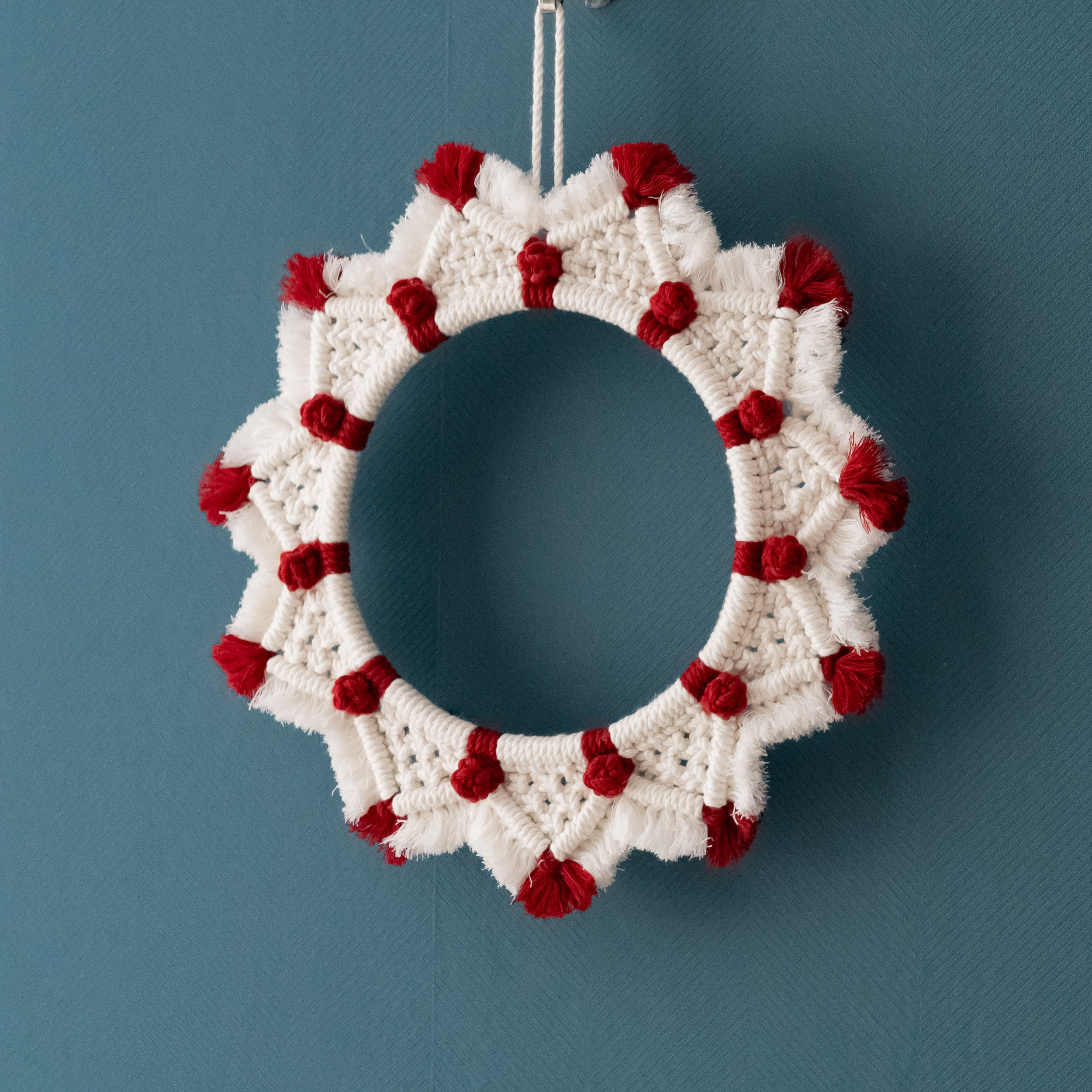 Macrame Christmas Wreath Wall Decor for Festive Home Decoration