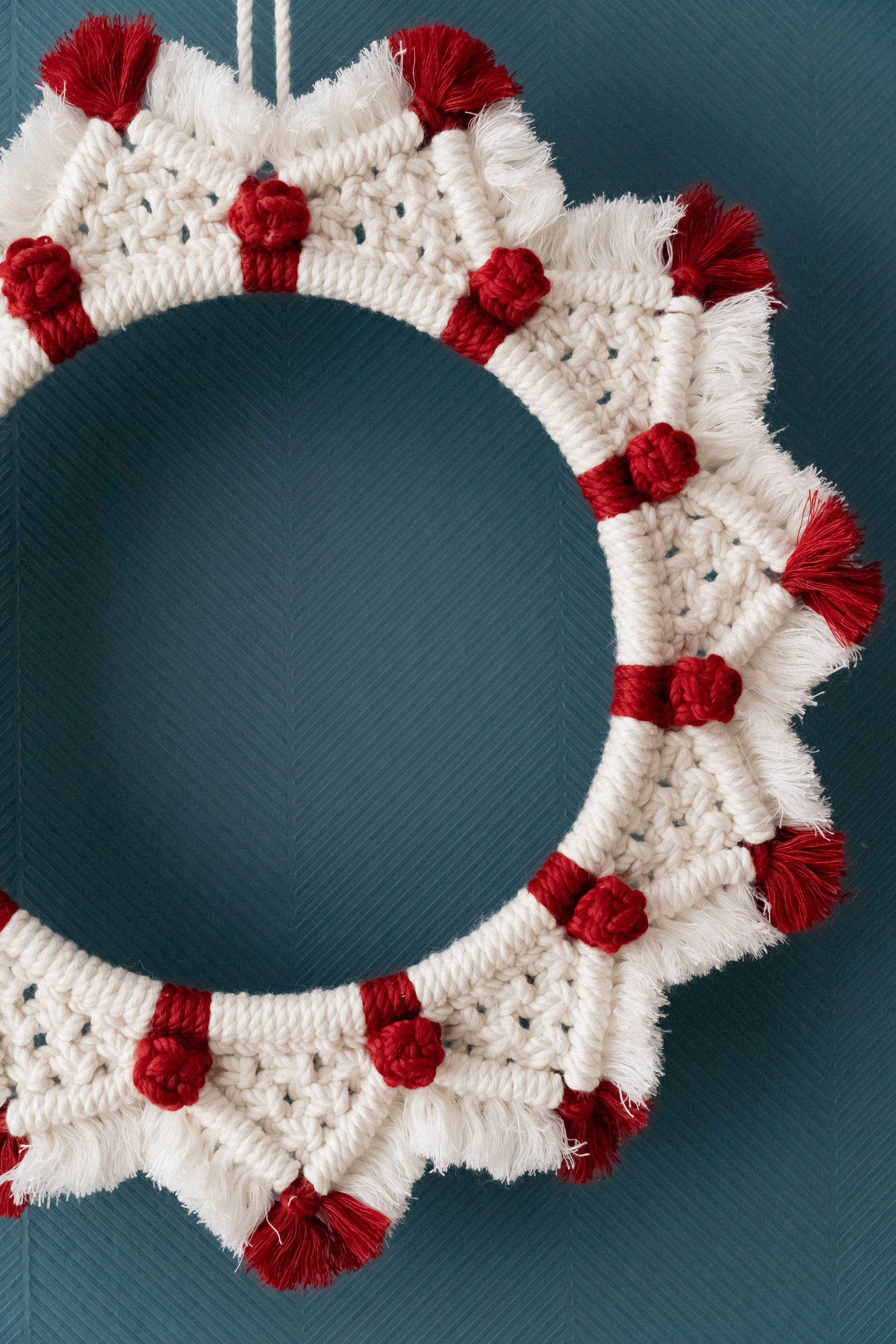 Macrame Christmas Wreath Wall Decor for Festive Home Decoration