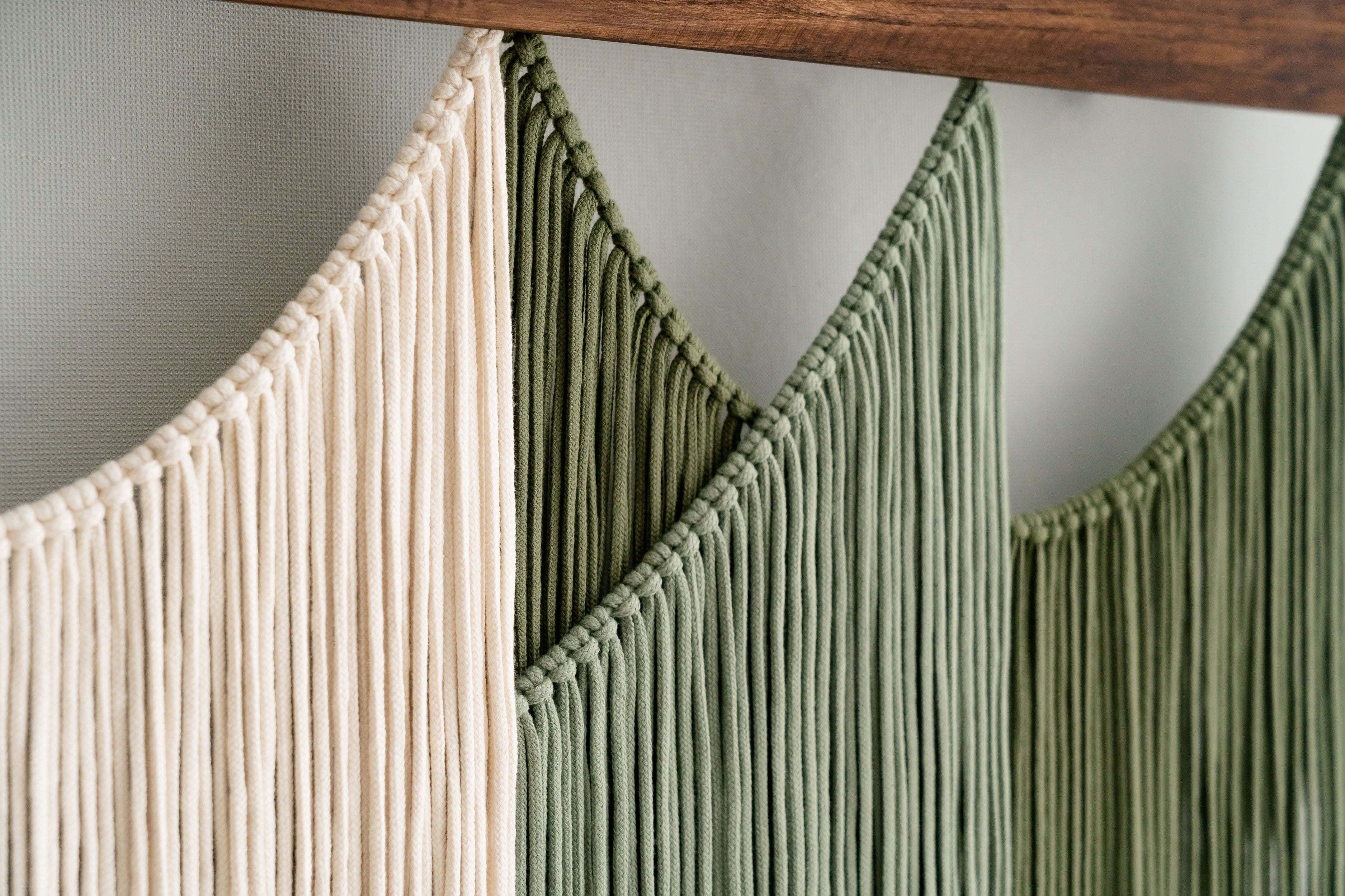 Bohemian Macrame Wall Hanging – Soft Layers Fiber Wall Art Decor V29