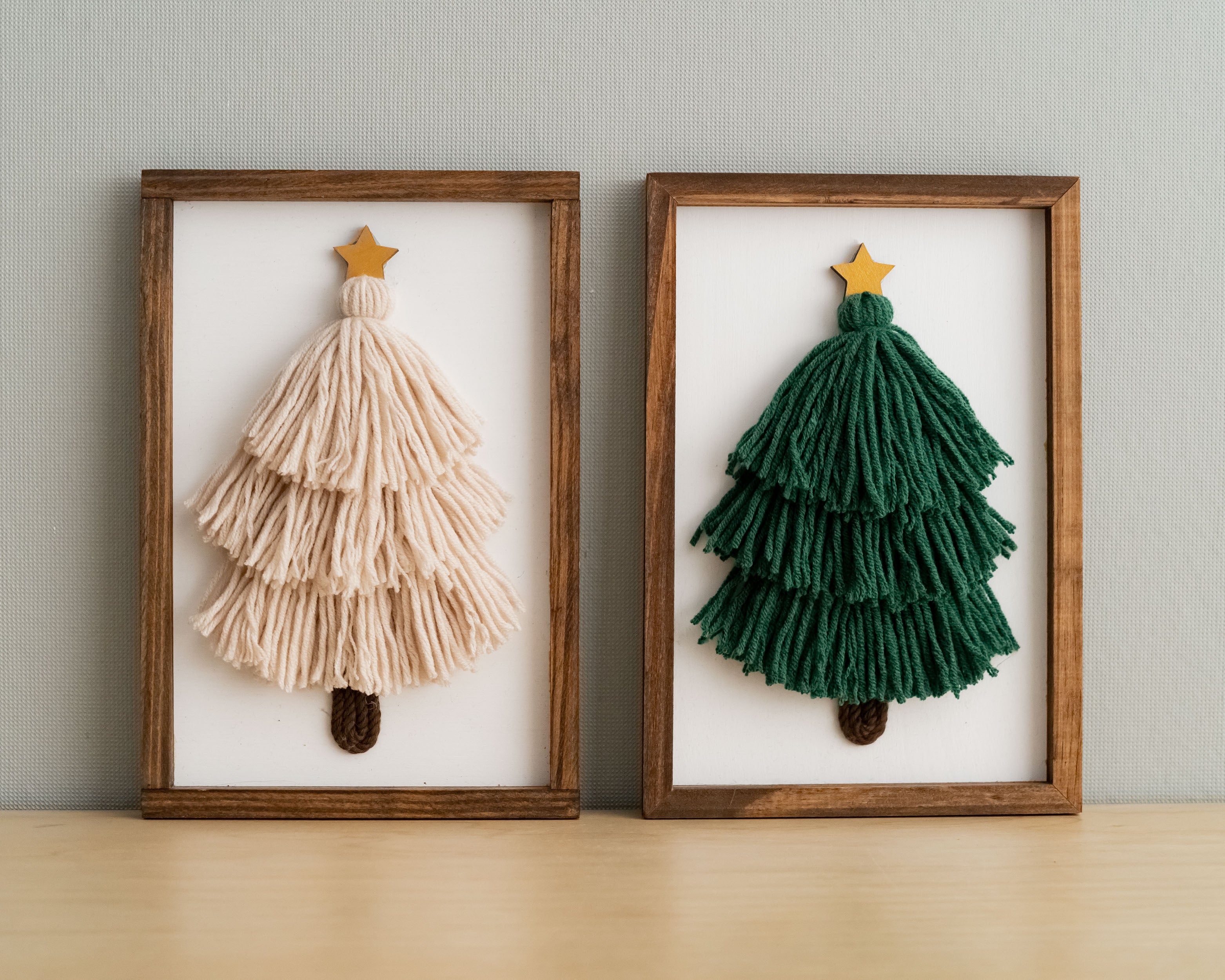 Árbol de Navidad festivo de macramé para una elegante decoración de mesa navideña