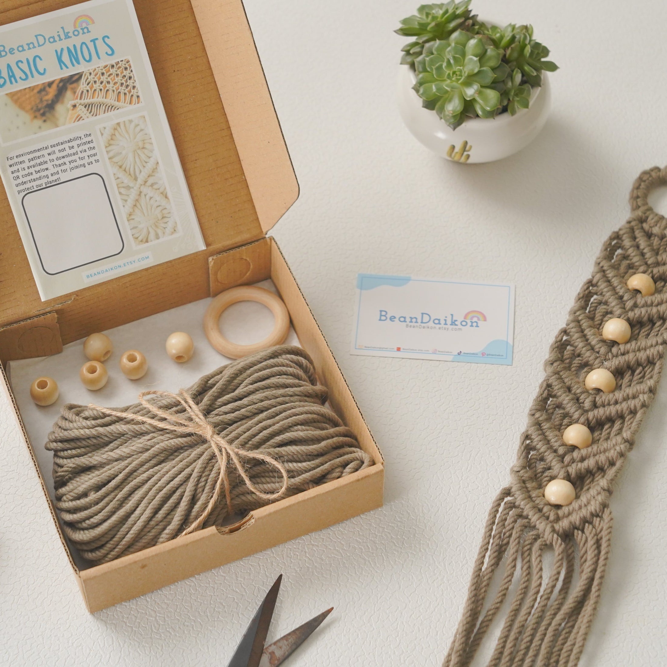 Macrame Plant Hanger Pattern for boho decor P34