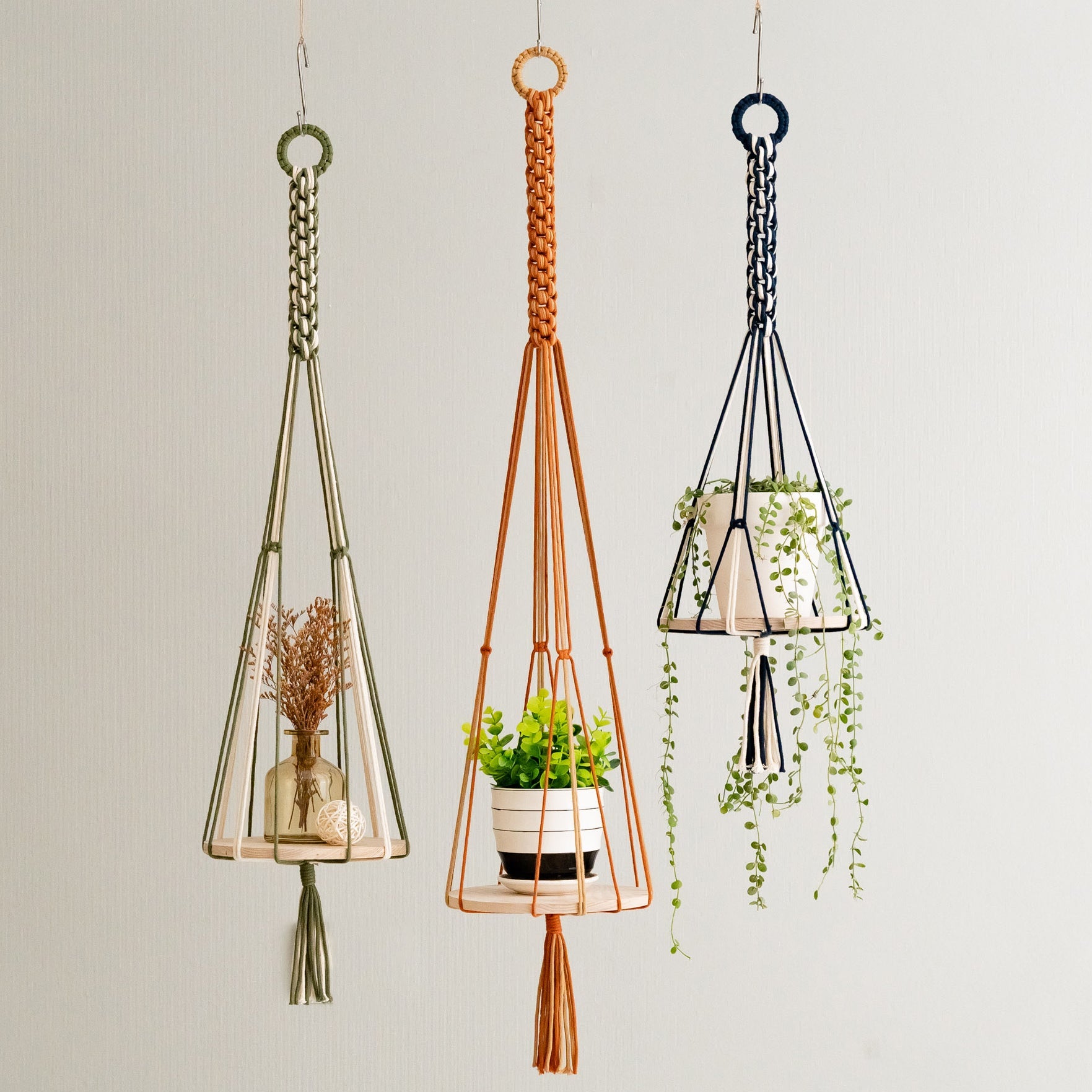 Boho Macrame Wood Tray Plant Hanger with Tail – Indoor Decor Basket S22