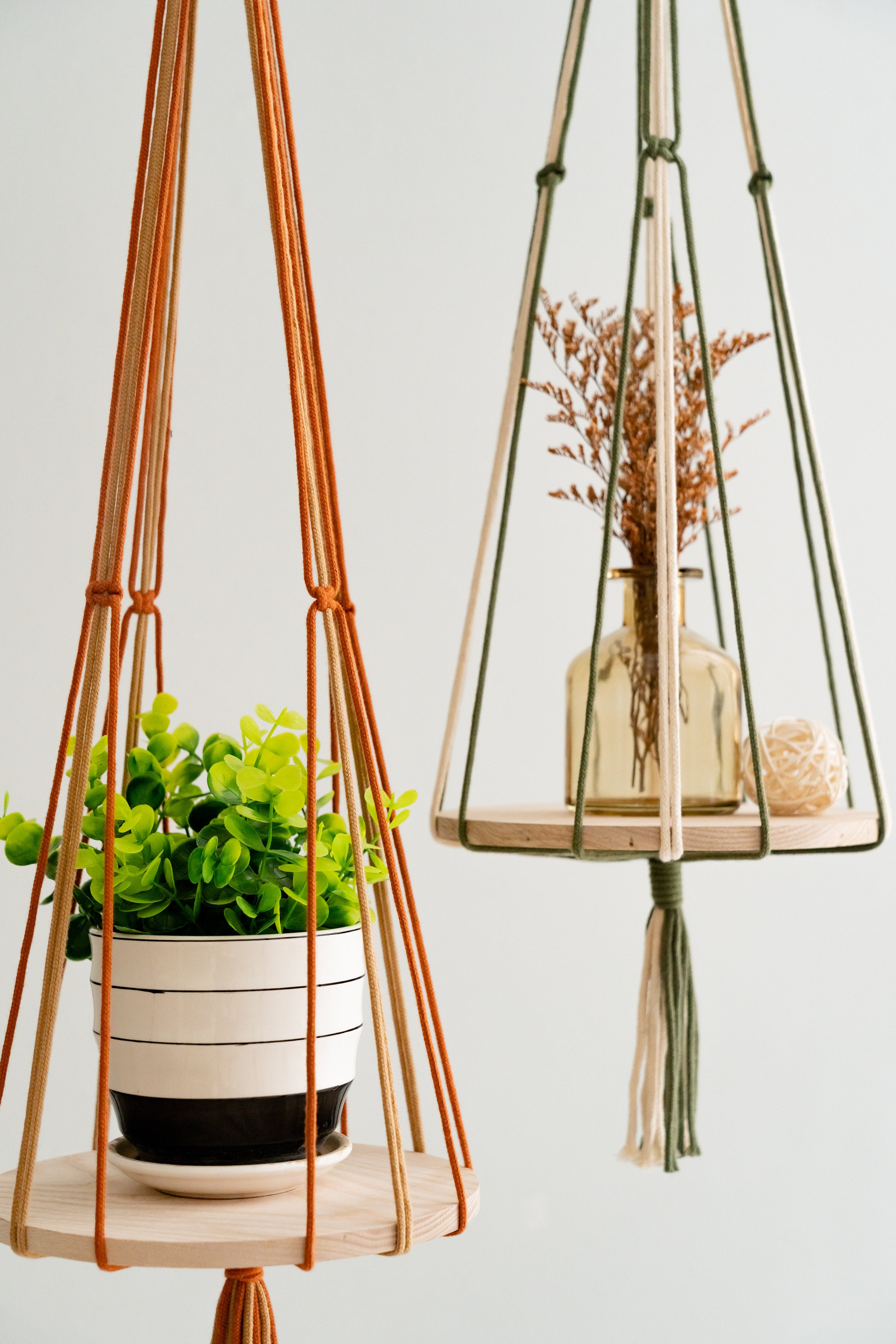 Boho Macrame Wood Tray Plant Hanger with Tail – Indoor Decor Basket S22