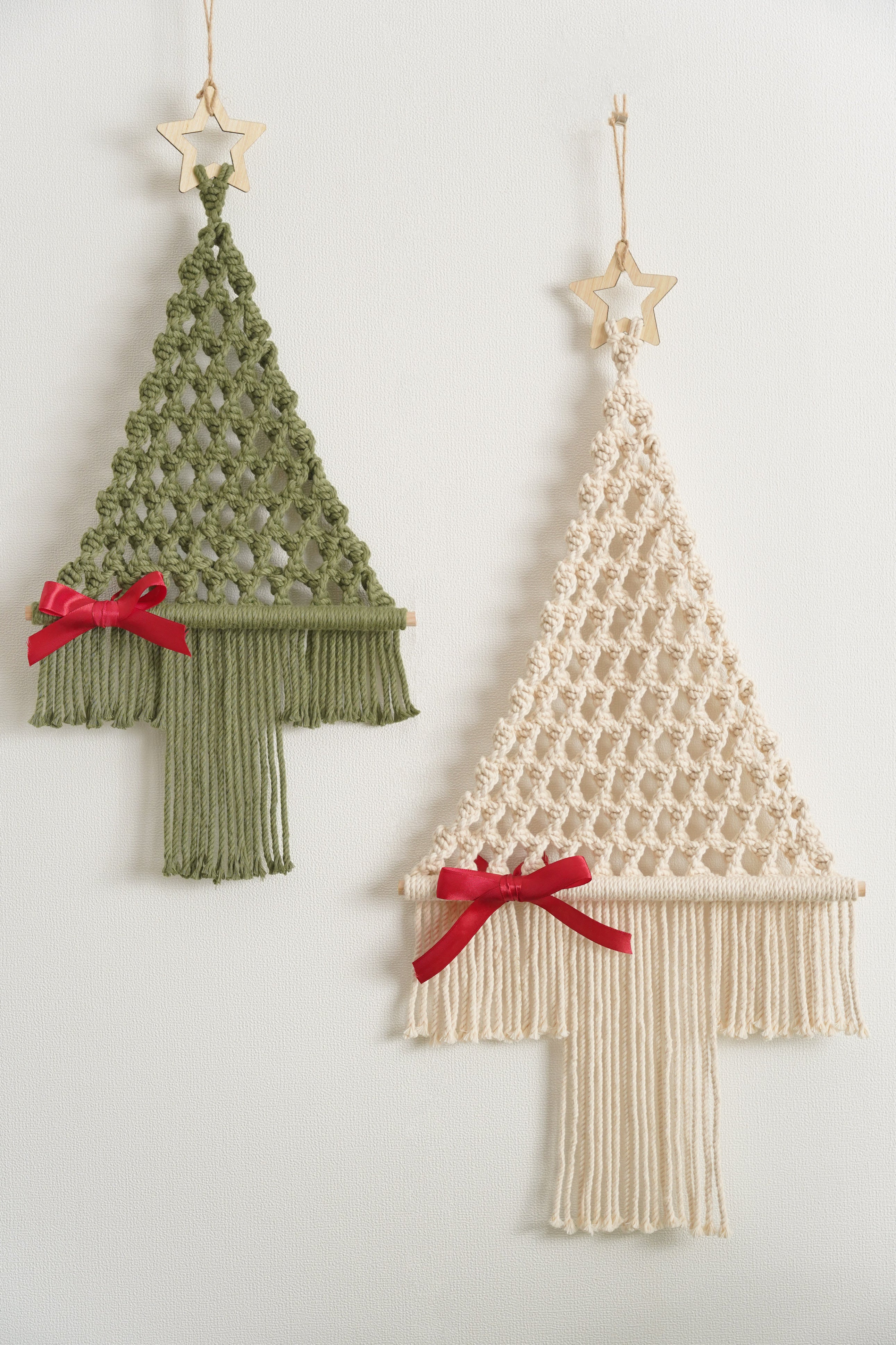 Macrame Christmas Tree Pattern with Wooden Star for Holiday Decor P22