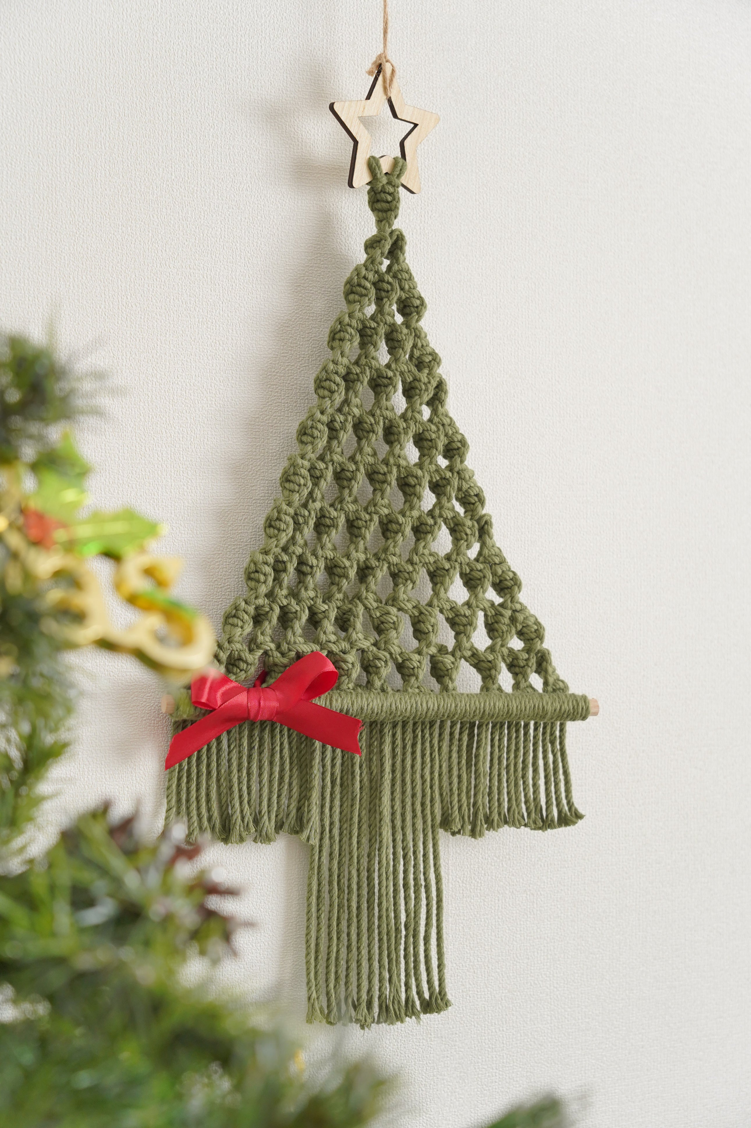 Macrame Christmas Tree Pattern with Wooden Star for Holiday Decor P22