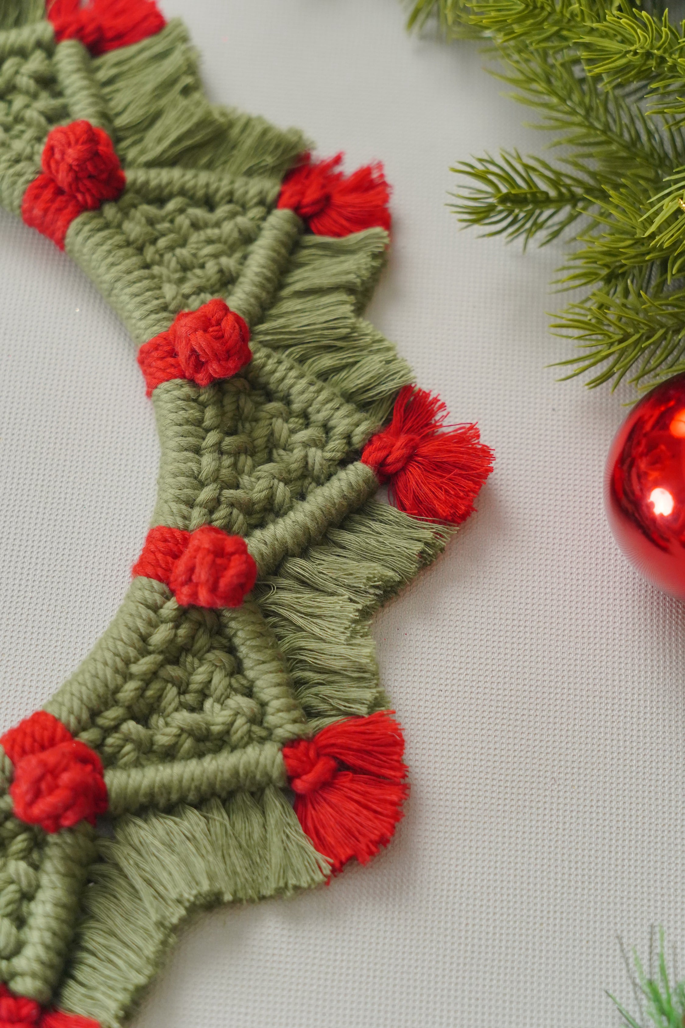 Macrame Wreath Patterns for Christmas Wreath DIY and Decor P56