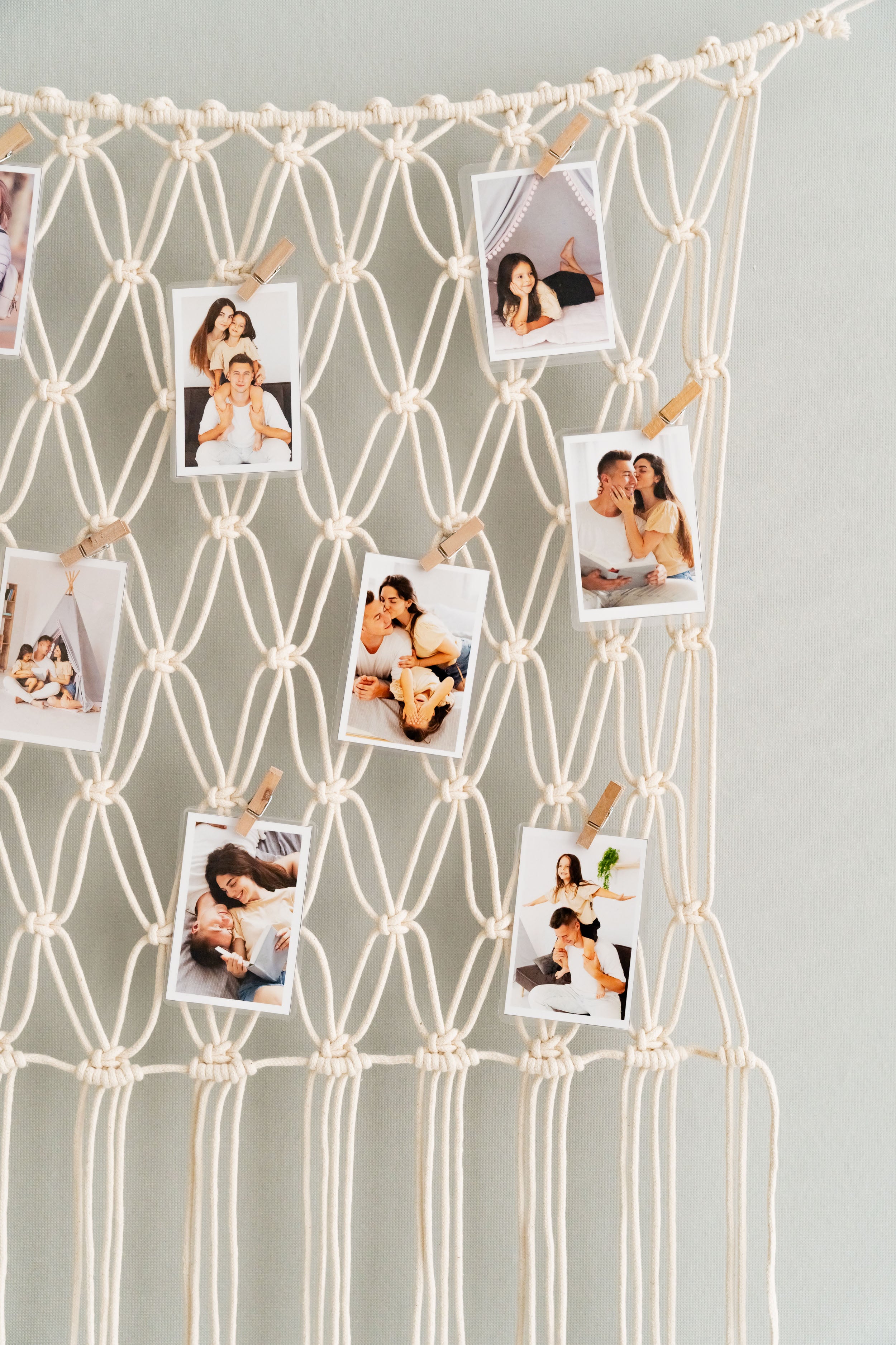 Macrame Photo Grid – Boho Hanging Net for Wall Display I19