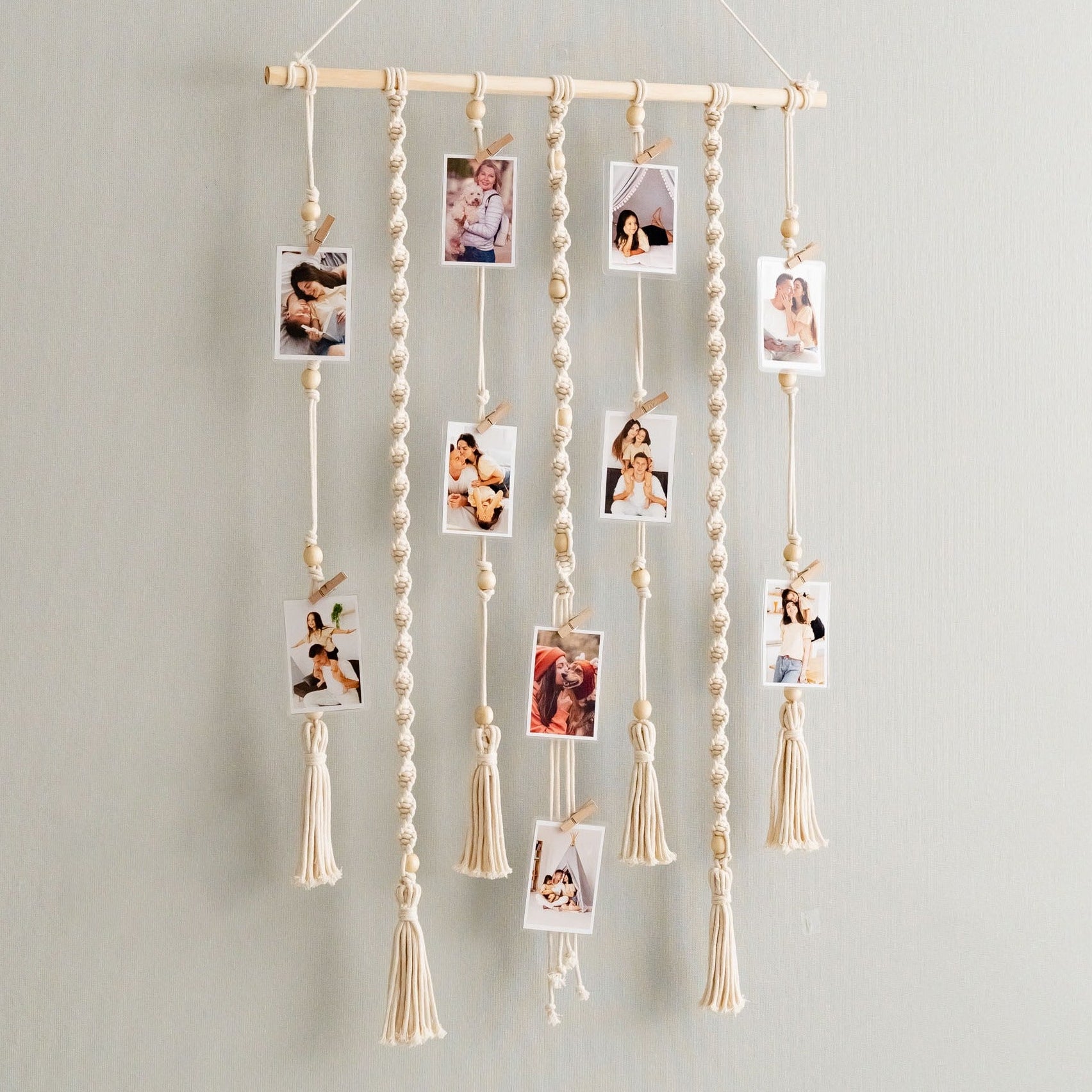 Macrame Photo Display – Boho Picture Wall Hanging with Clips I55