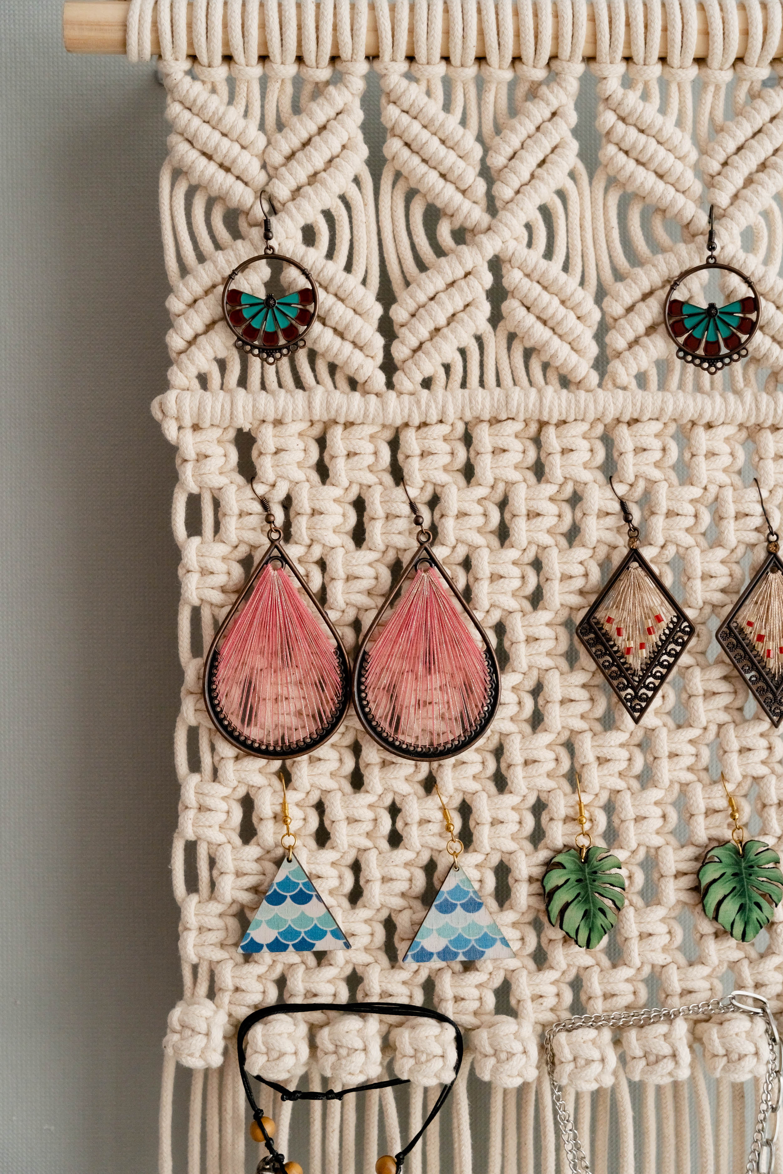 Macrame Earring Holder - Boho Jewelry Organizer Wall Hanging I80