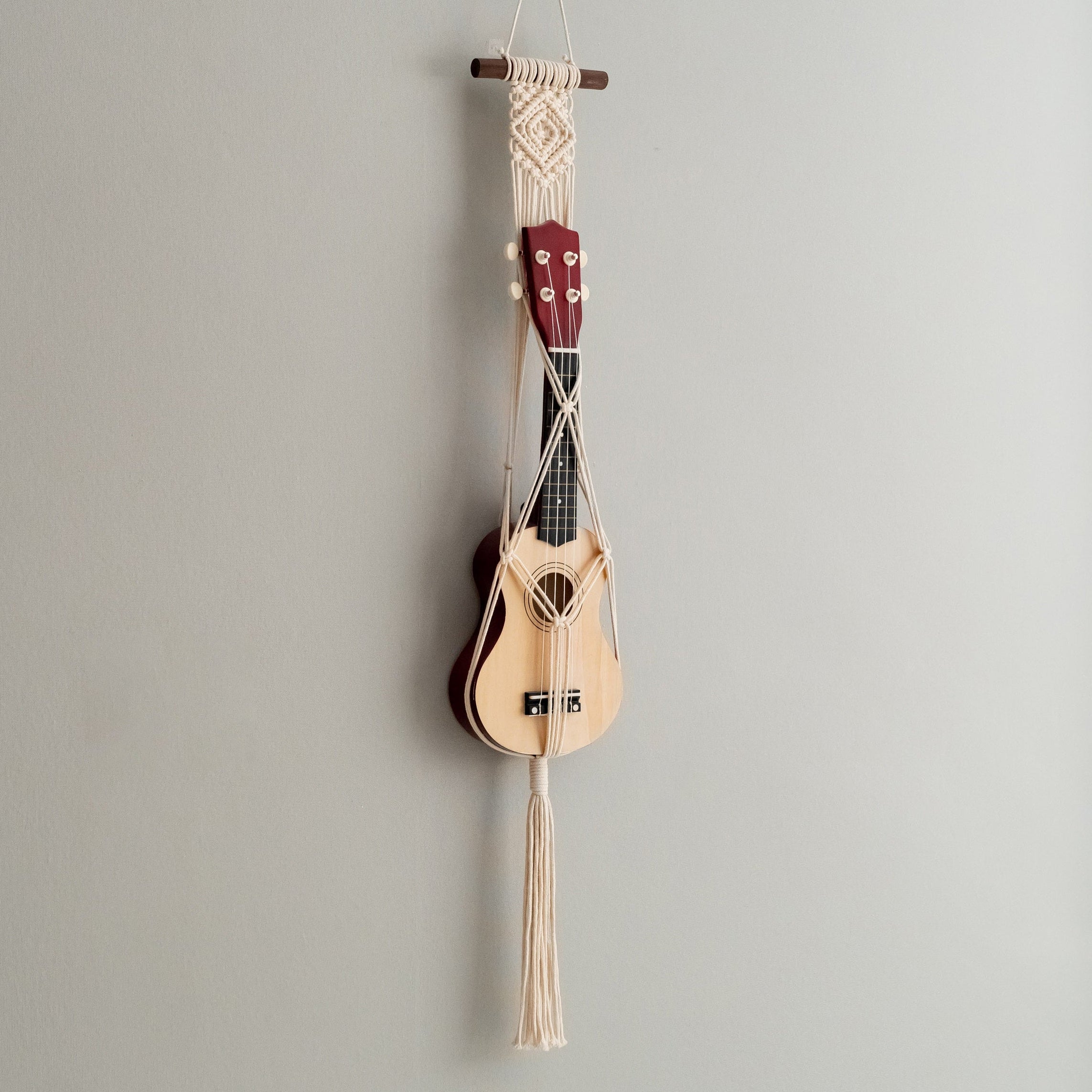 Macrame Ukulele Holder macrame cord for Ukulele Wall Hanger and Boho Decor H77