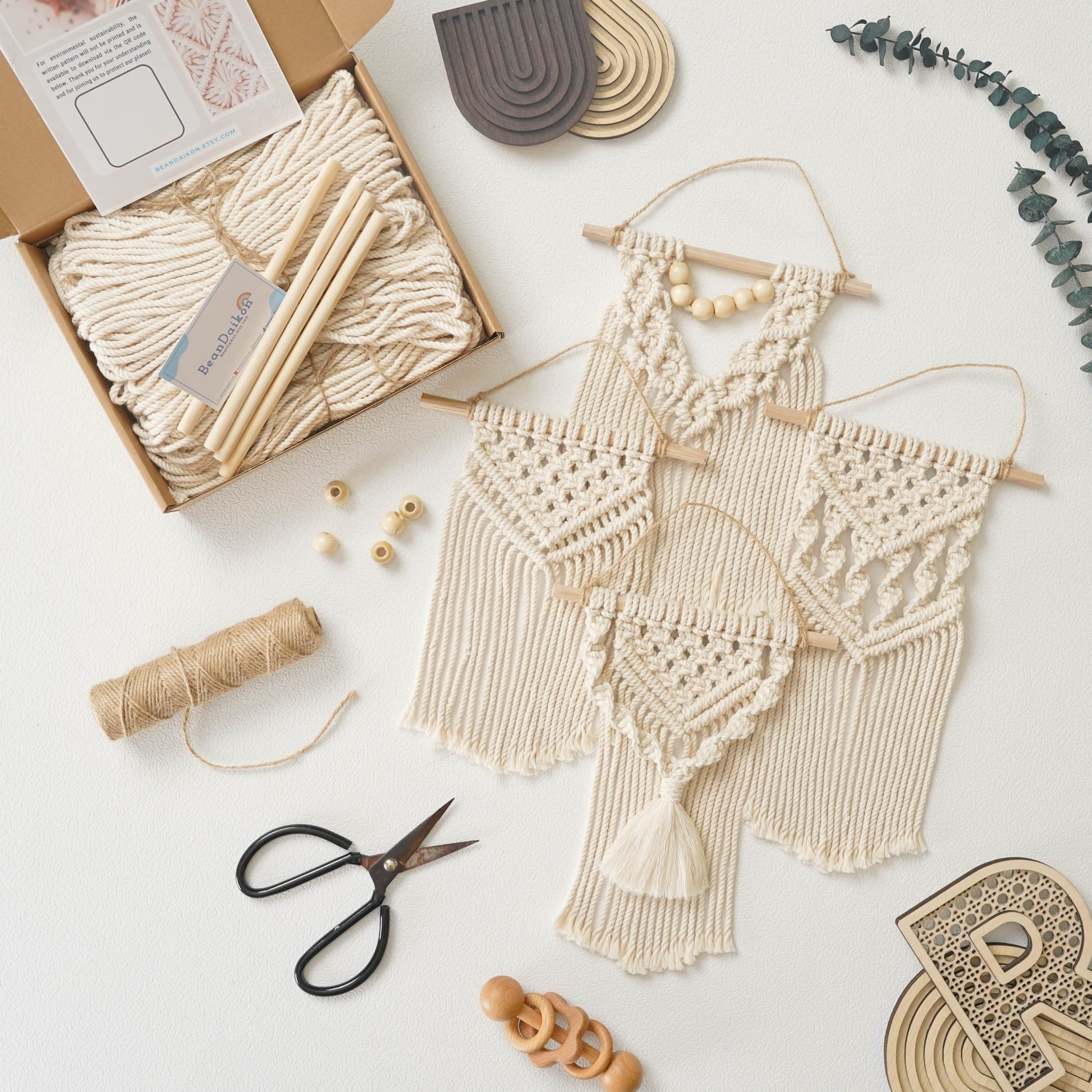 Small Macrame Wall Hanging DIY Kit For Cozy Boho Decorations