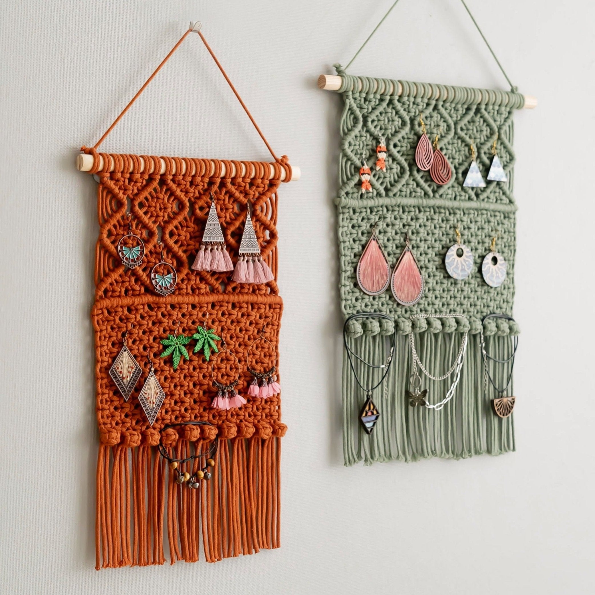 Soporte de macramé para guardar joyas, pendientes y collares