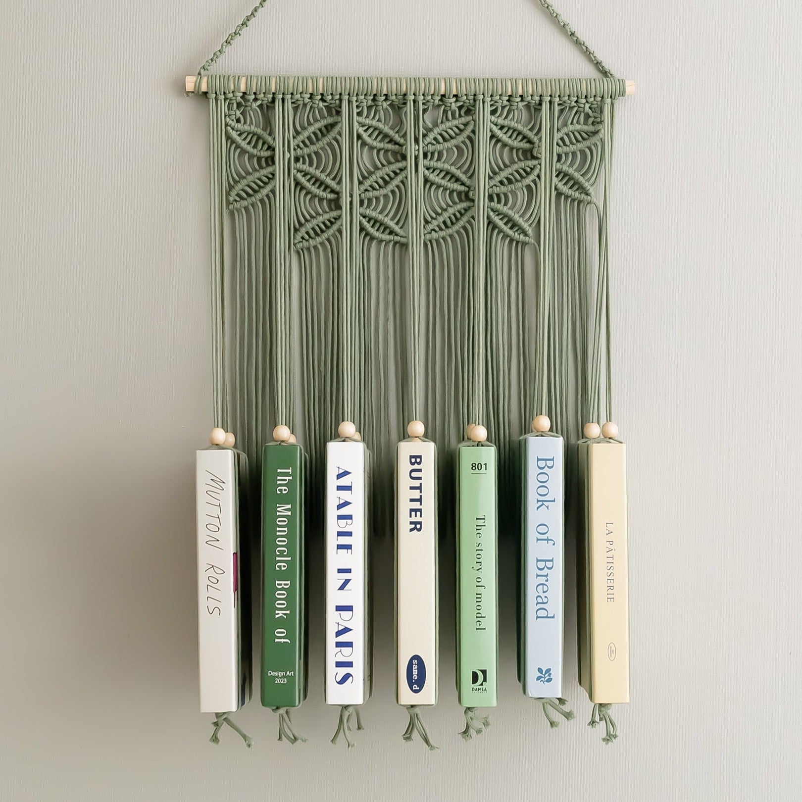 Macrame Book Holder – Boho Wall Hanging Bookshelf I40